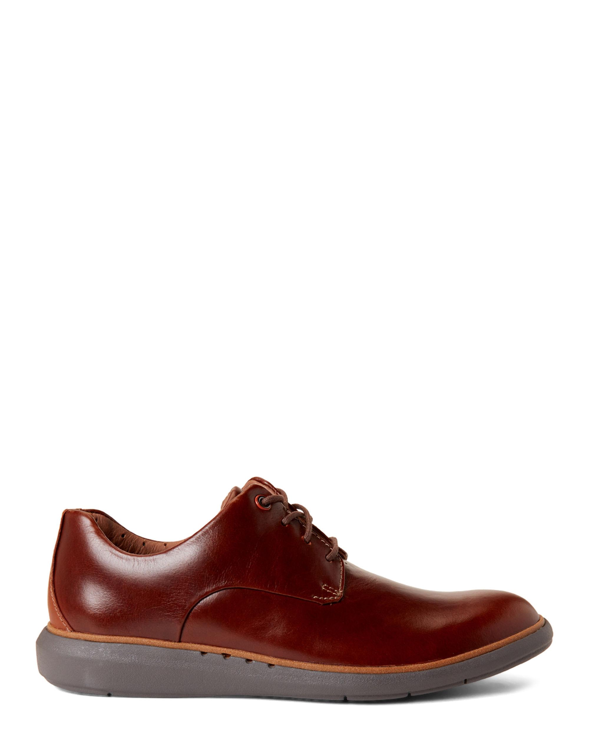 clarks voyage plain