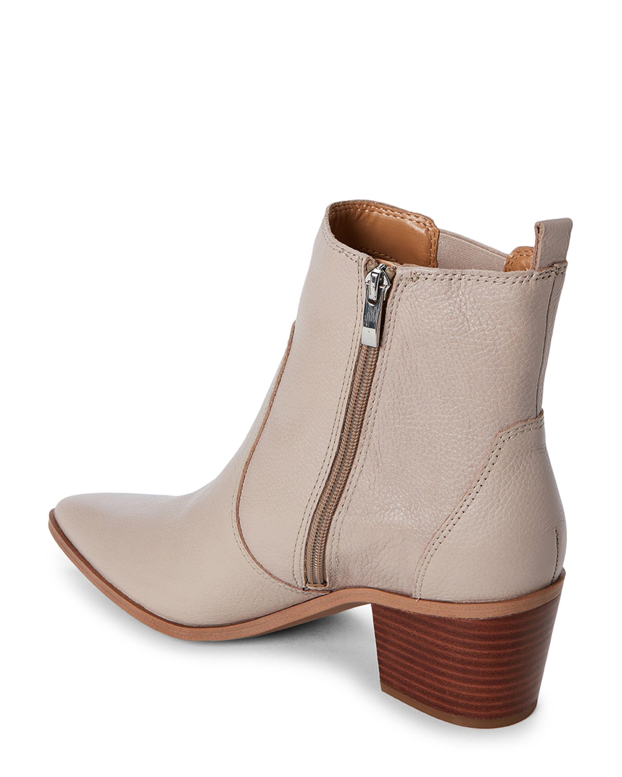 franco sarto women's sienne ankle boot