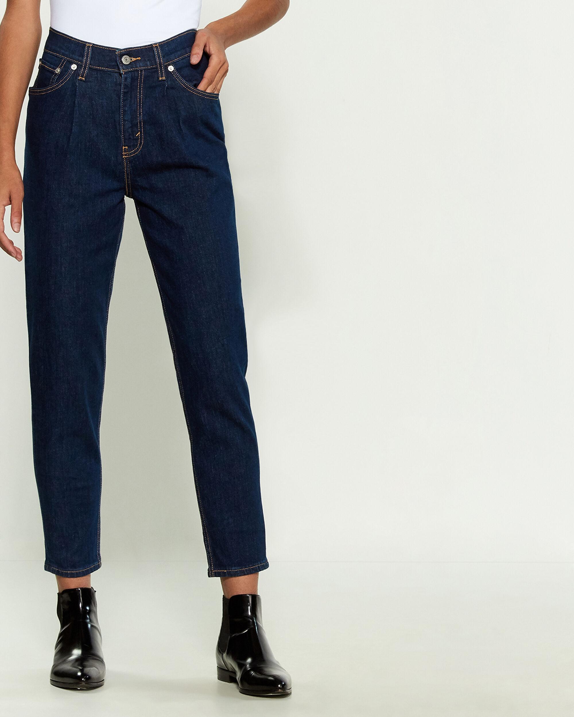 levi's tapered mom jeans