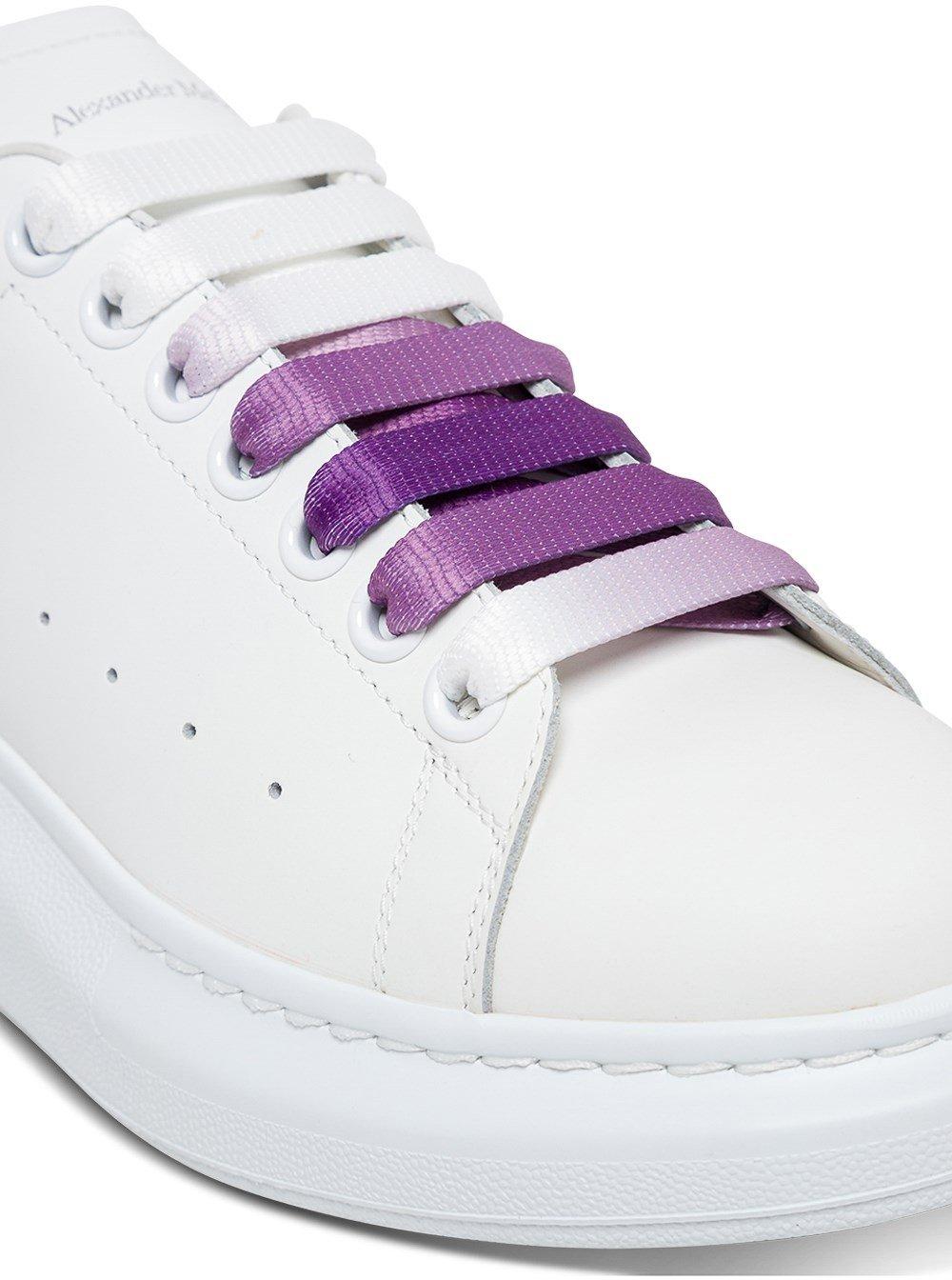 Alexander McQueen White Leather Sneakers With Purple Laces | Lyst