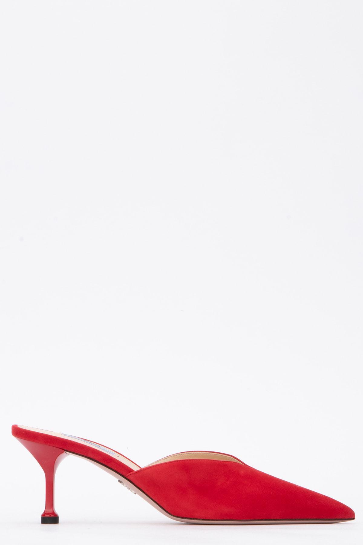 red pointed mules