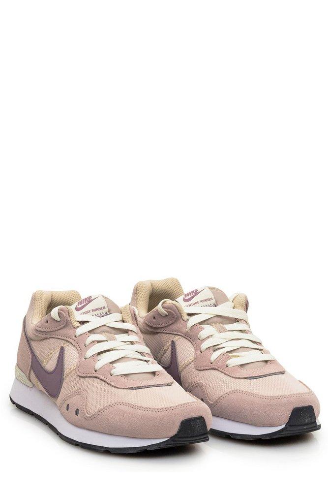Nike Rubber Venture Runner Lace-up Sneakers in Pink | Lyst