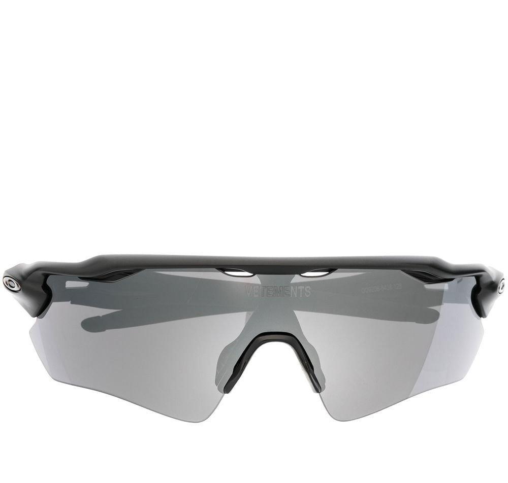 Vetements X Oakley Pilot-frame Detail Sunglasses in Gray | Lyst