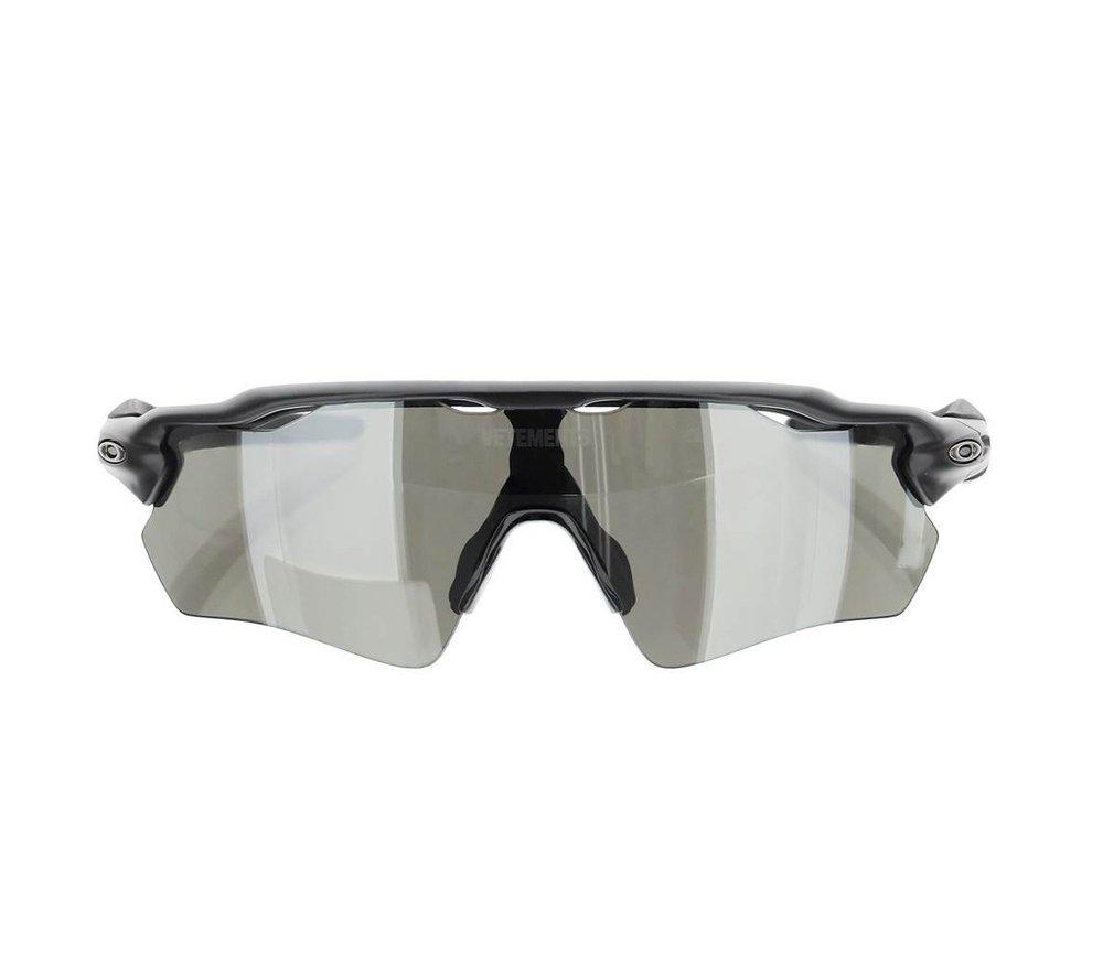 Vetements X Oakley Asymmetric Sunglasses Black for Men | Lyst