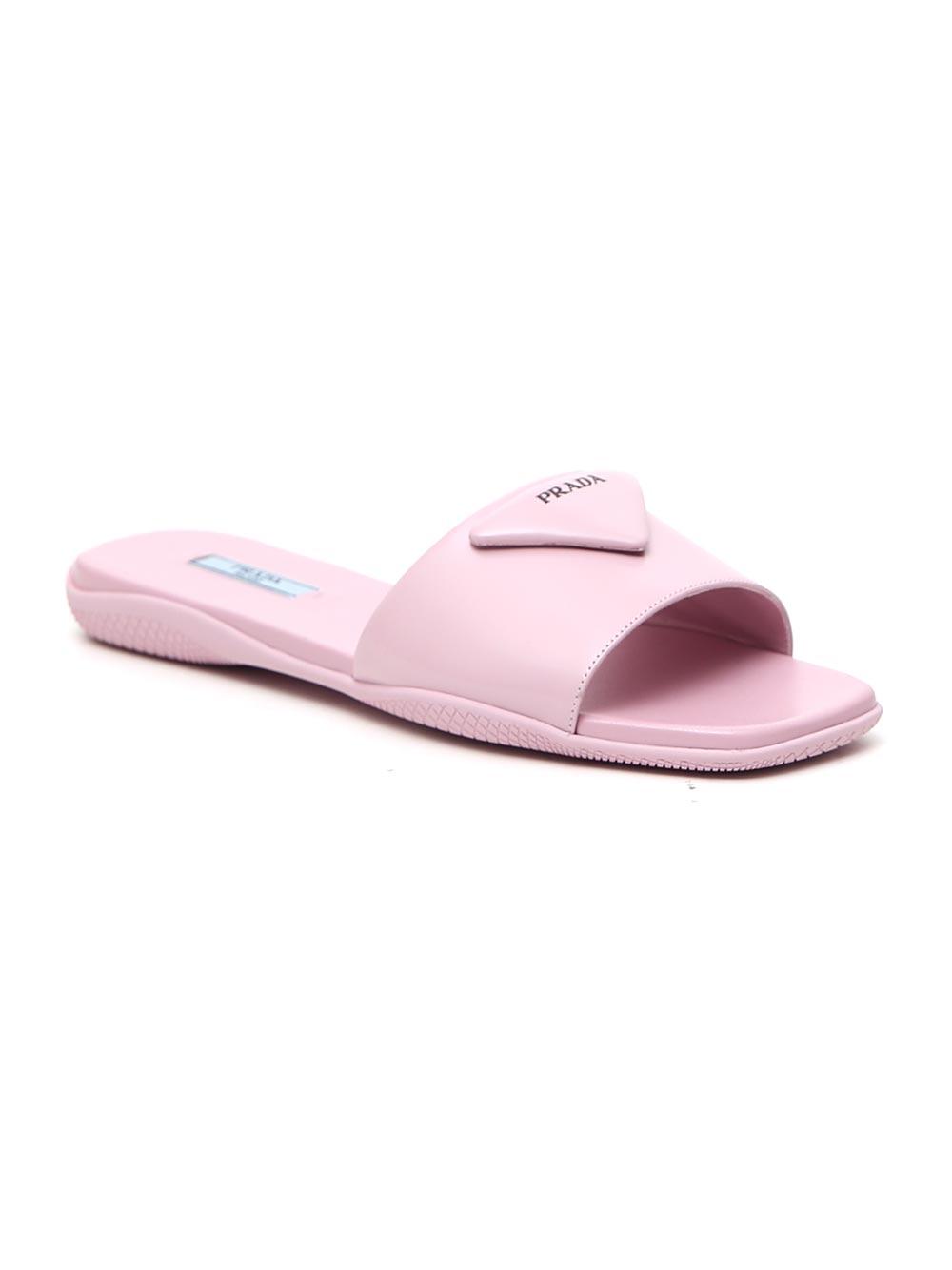 Oneffenheden Syndicaat strand Prada Triangle Logo Slide Sandals in Pink | Lyst