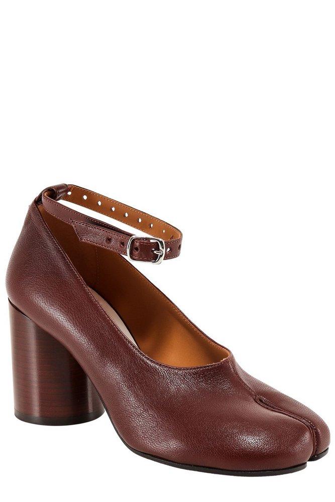 Maison Margiela Tabi Mary Jane Pumps in Brown | Lyst