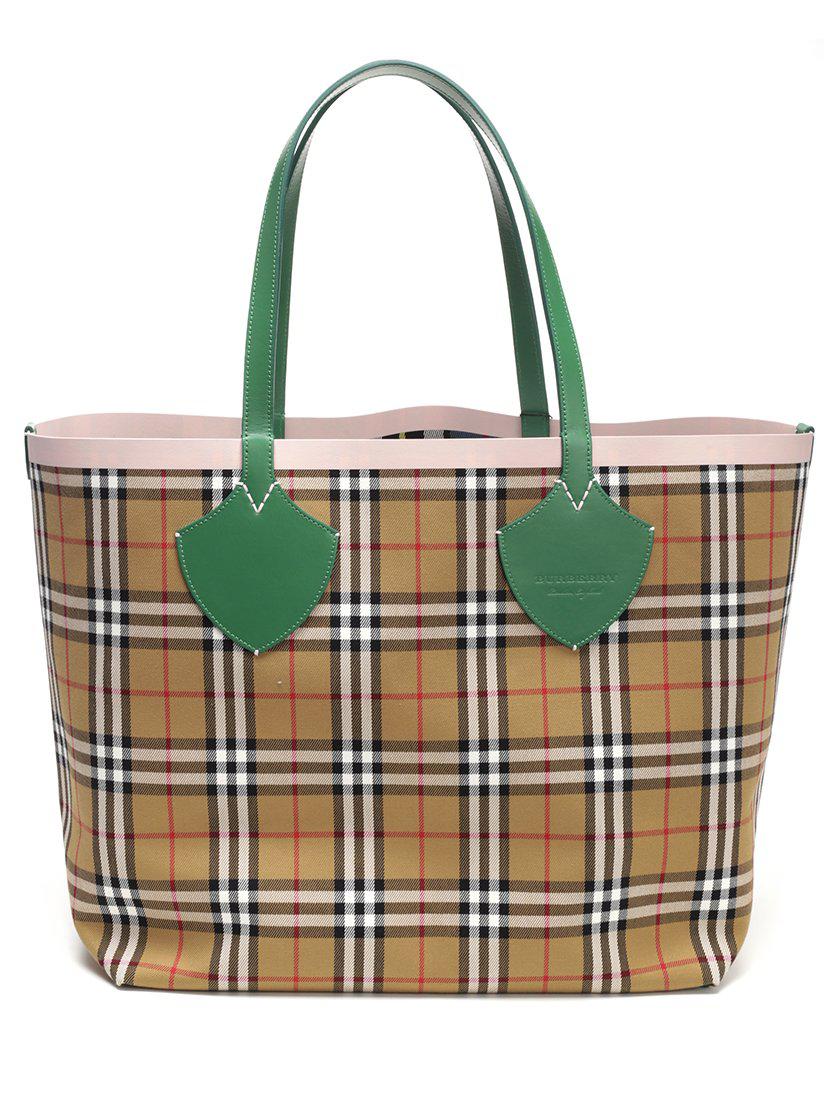 Burberry The Giant Reversible Tote In Vintage Check in Green | Lyst
