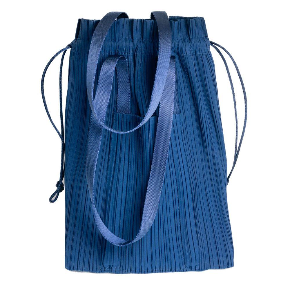Pleats Please Issey Miyake Pleated Tote Bag in Blue | Lyst 