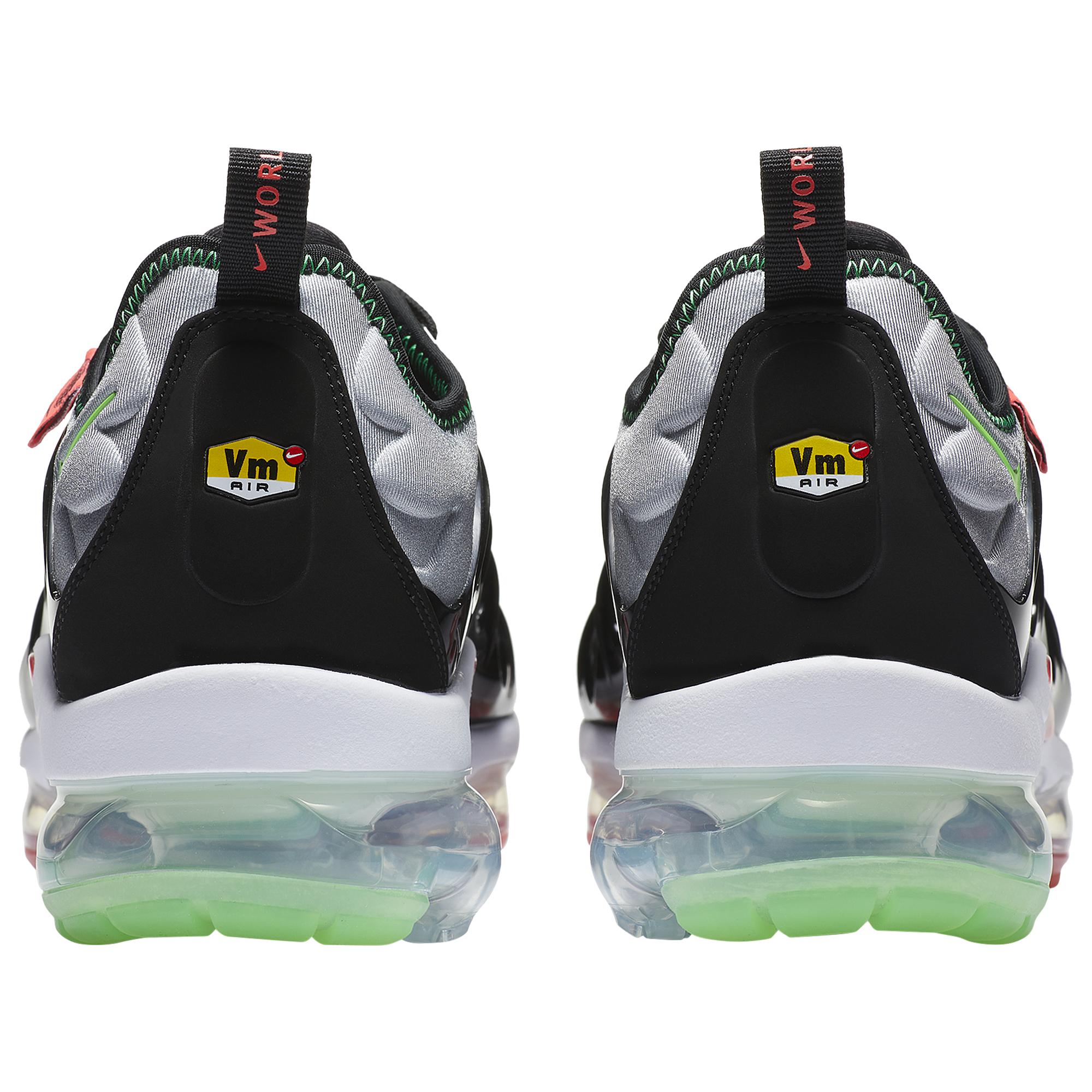 nike vapormax plus green and black