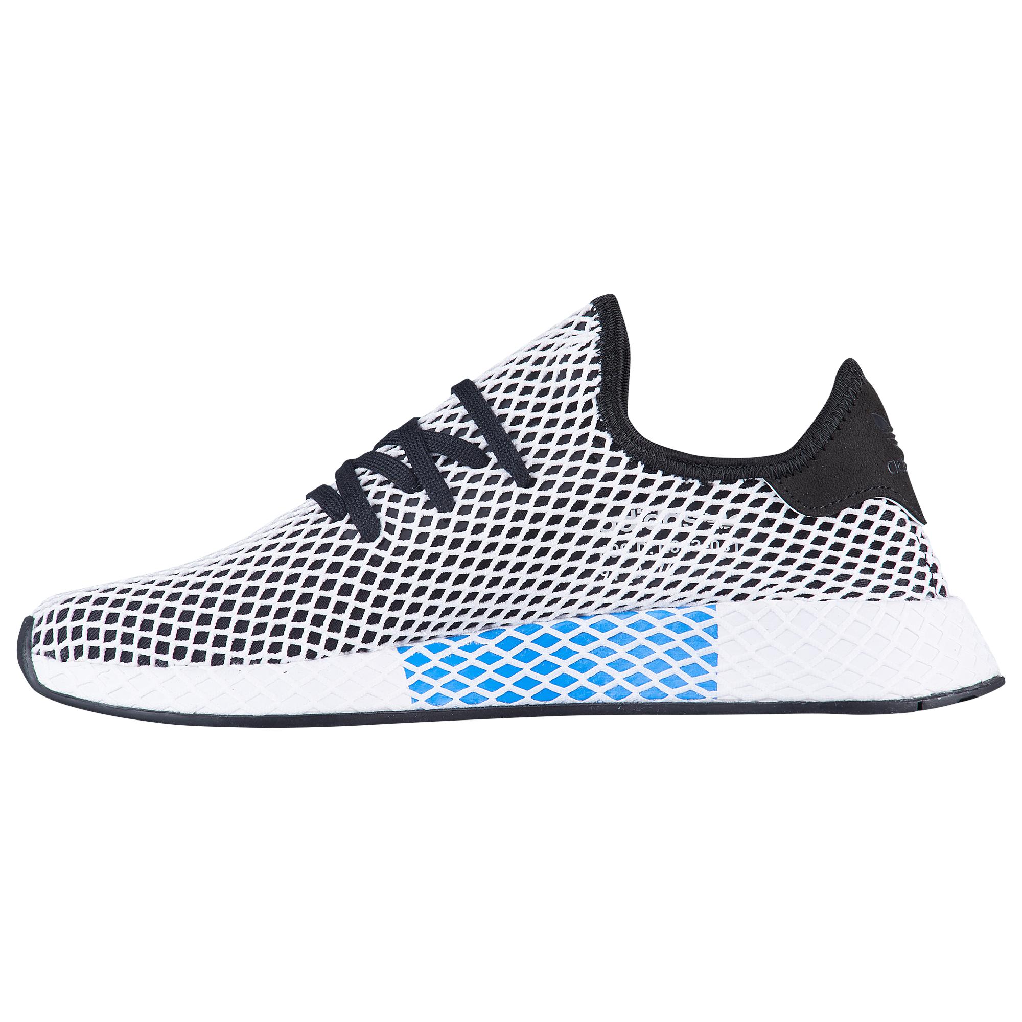 deerupt runner shoes white and black