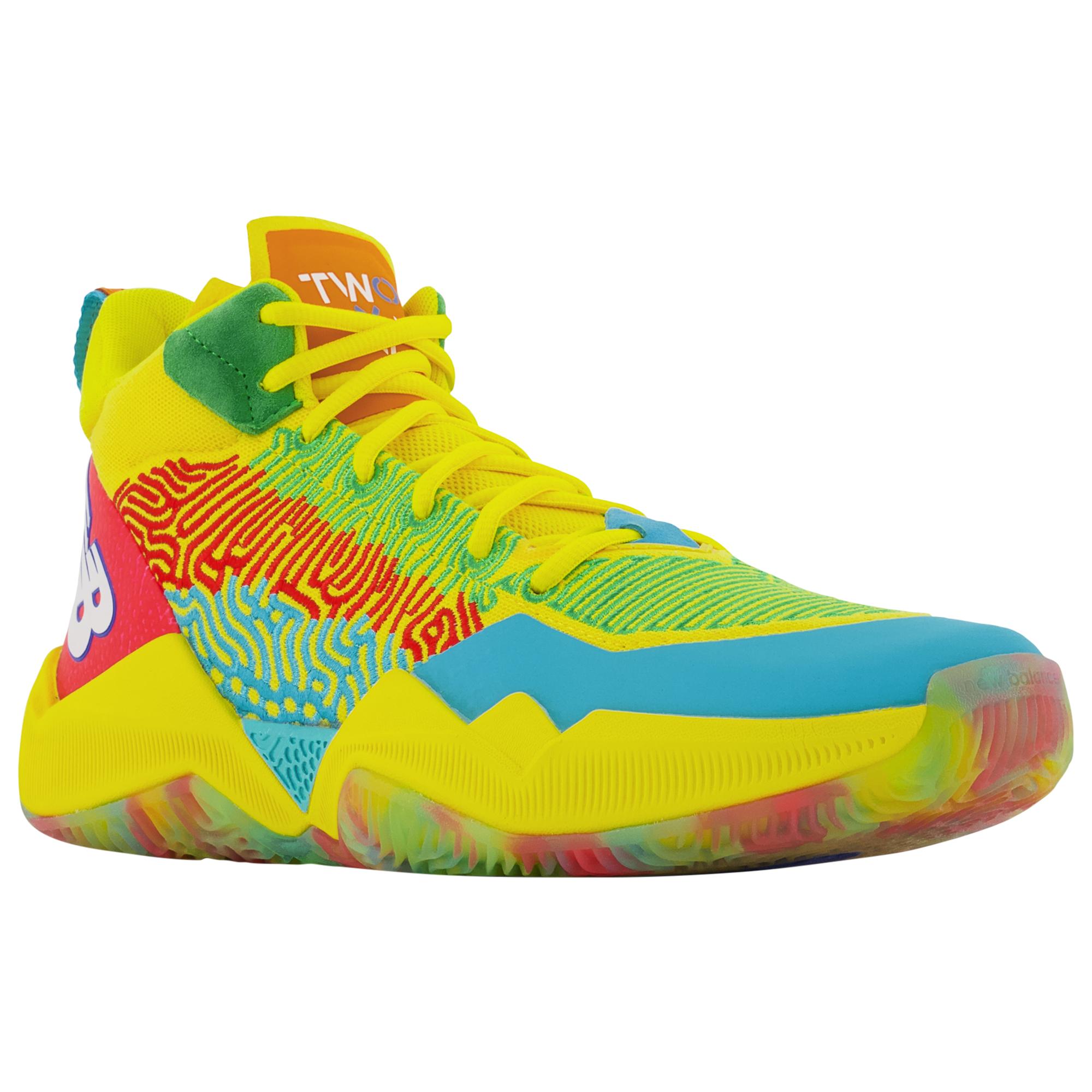 Basketball Shoes in Yellow 