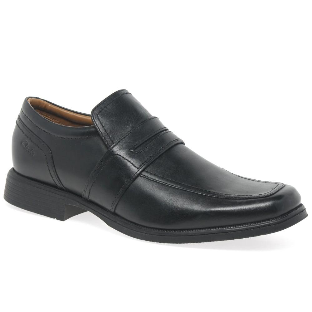 clarks mens black slip on shoes