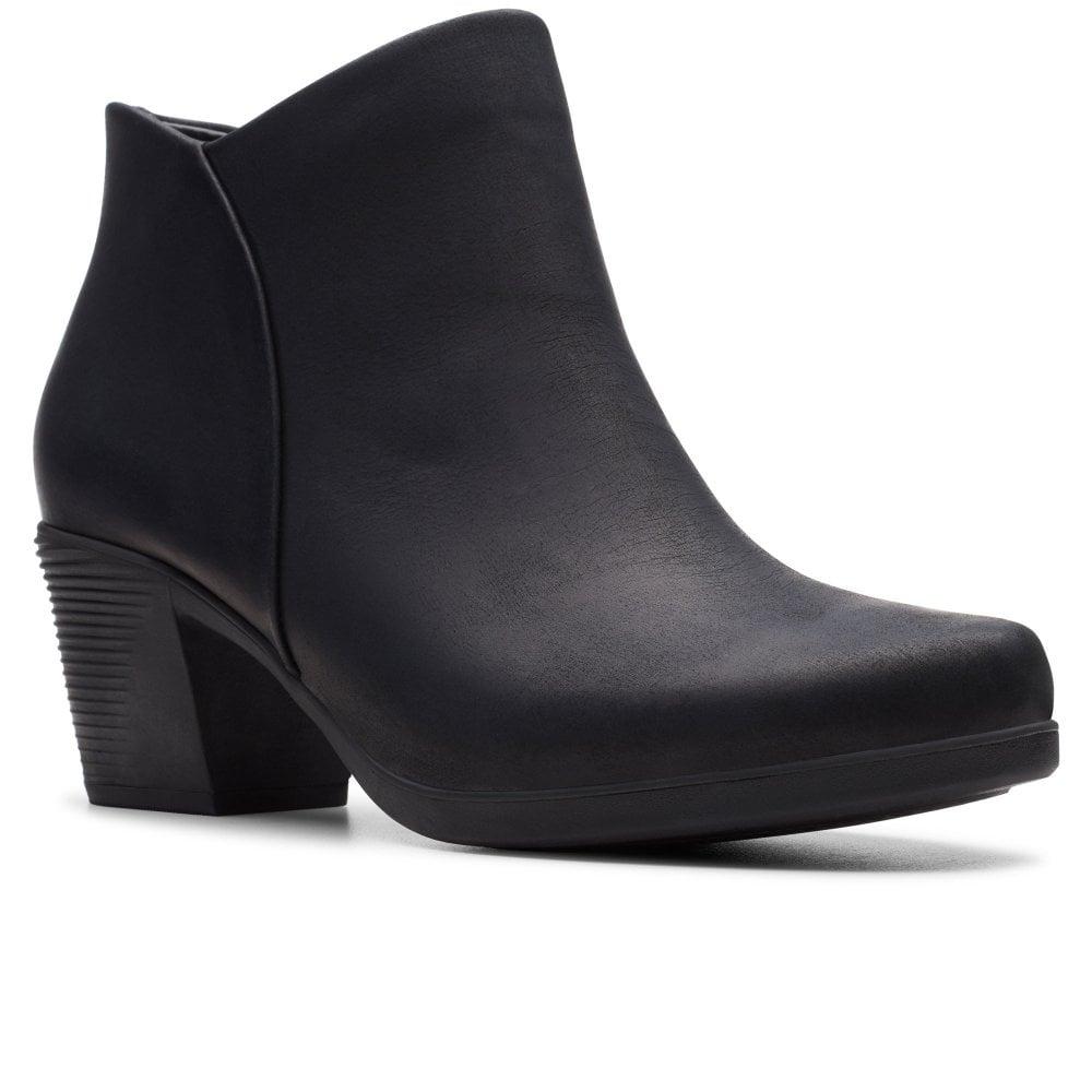 Clarks Leather Un Lindel Zip Womens Ankle Boots in Black | Lyst Canada