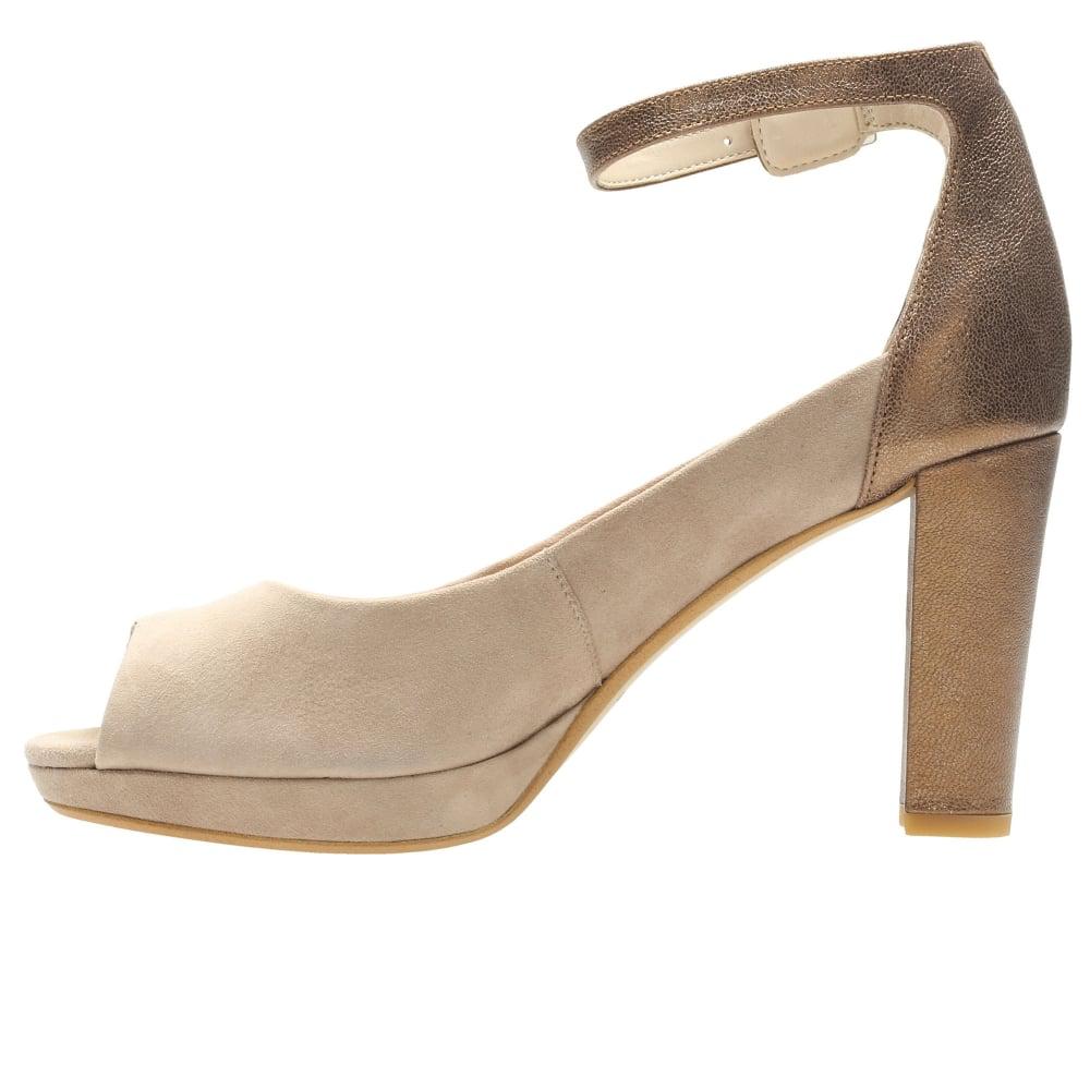 Clarks Suede Kendra Ella Womens Shoes in Natural | Lyst Canada