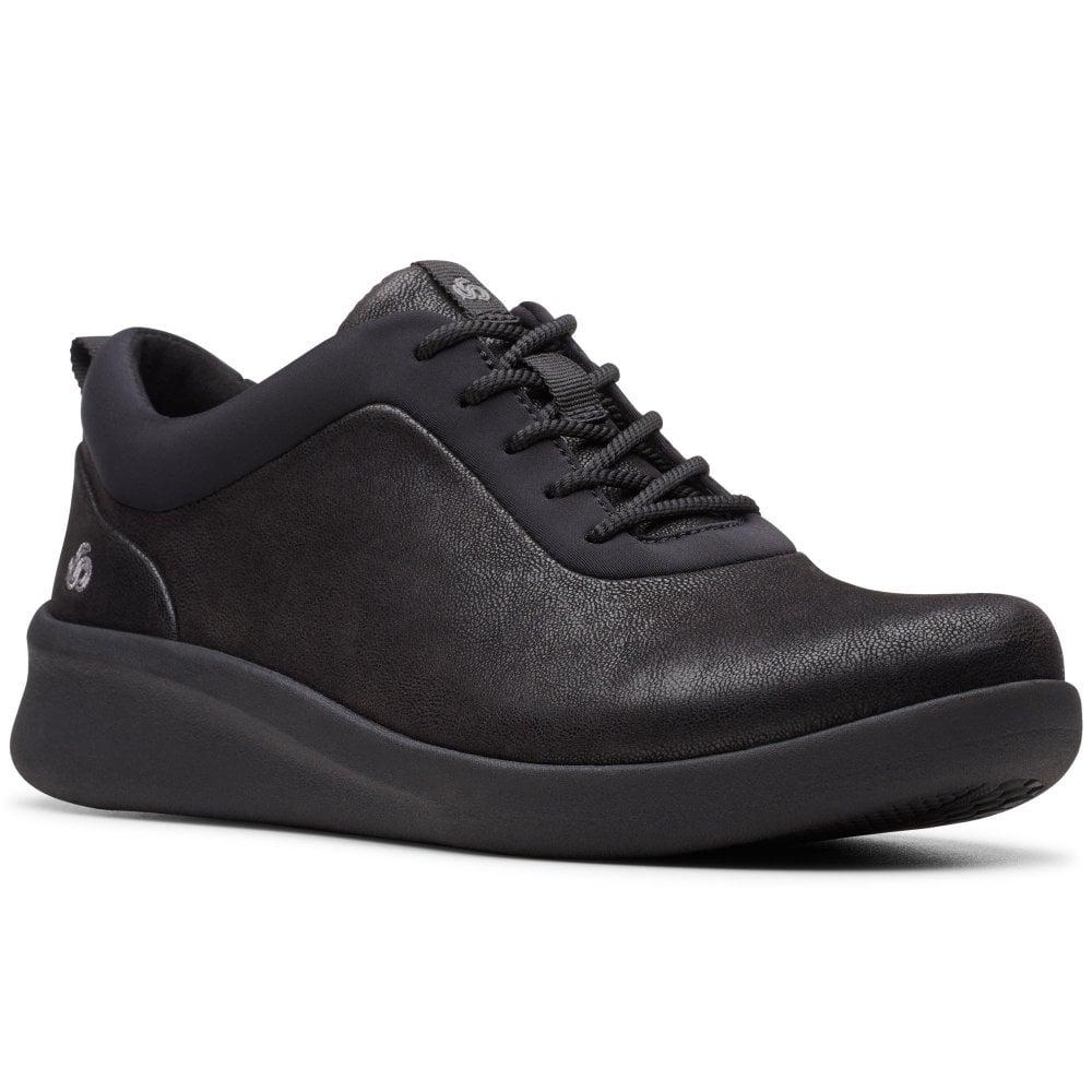 clarks women's lace up shoes black