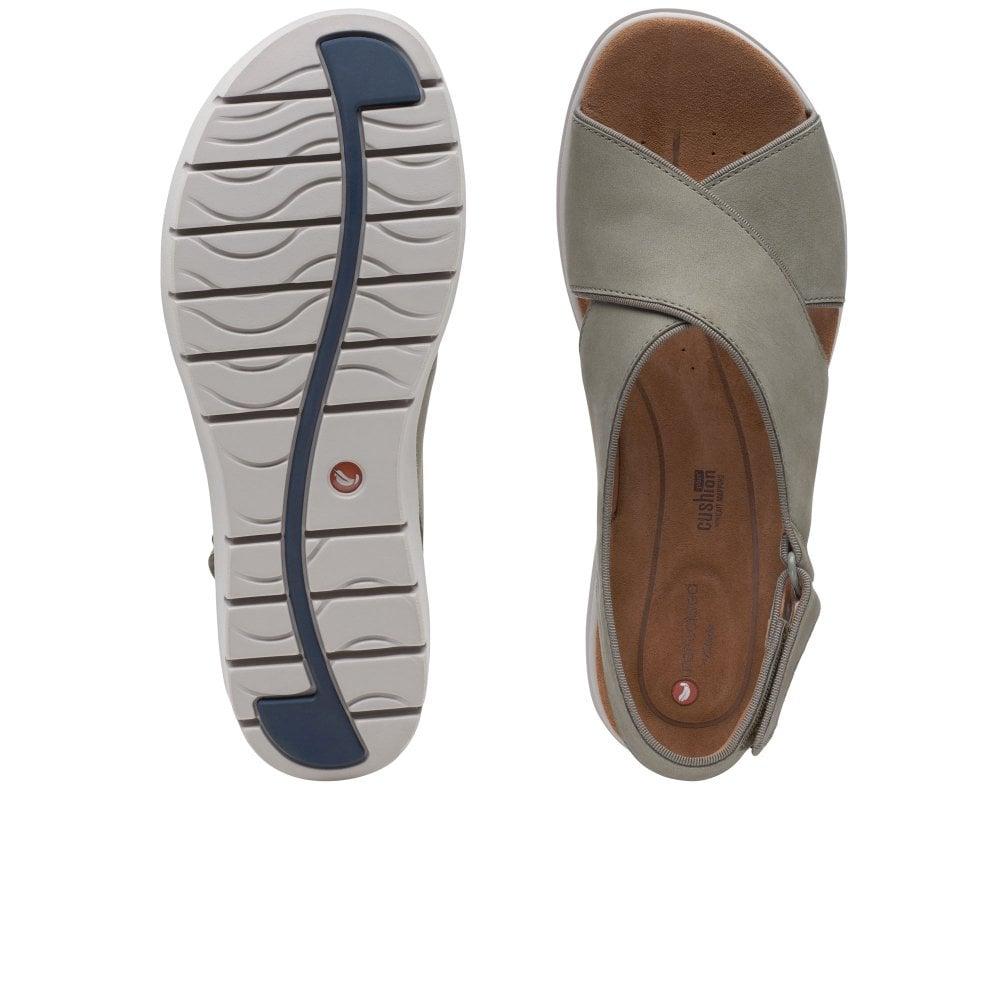 clarks wide sandals