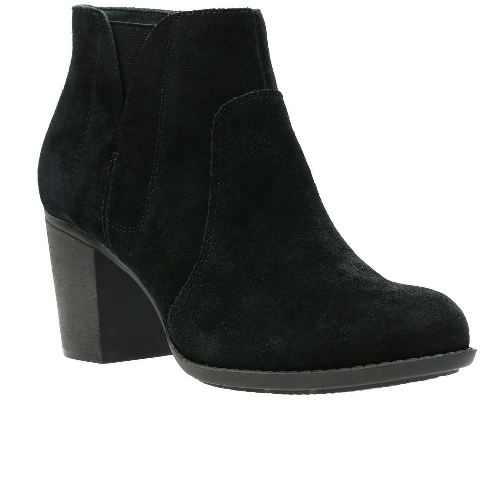 explorer carnival boot by sorel