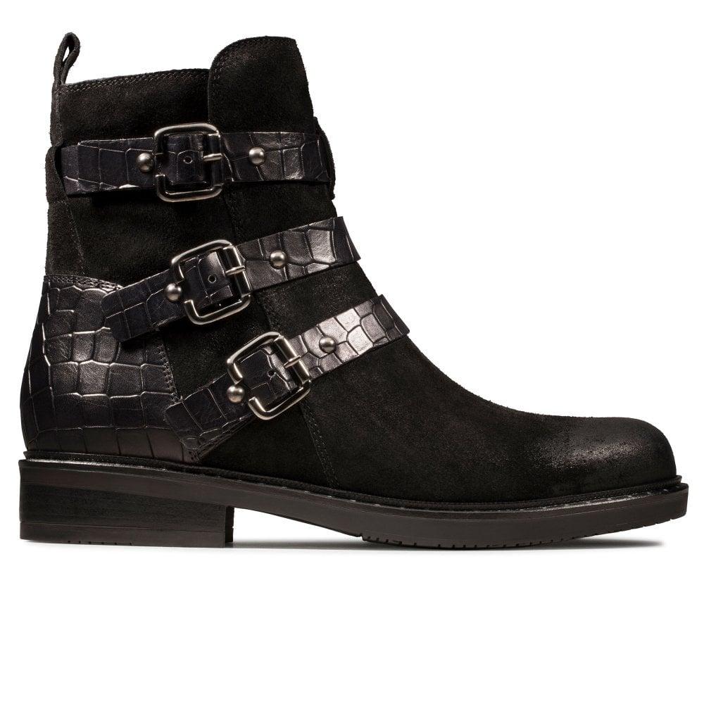 clarks leopard print shoes