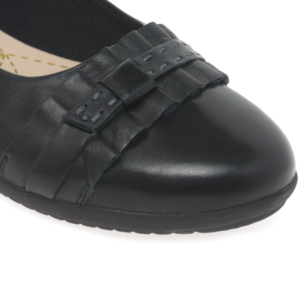 casual flats by clarks