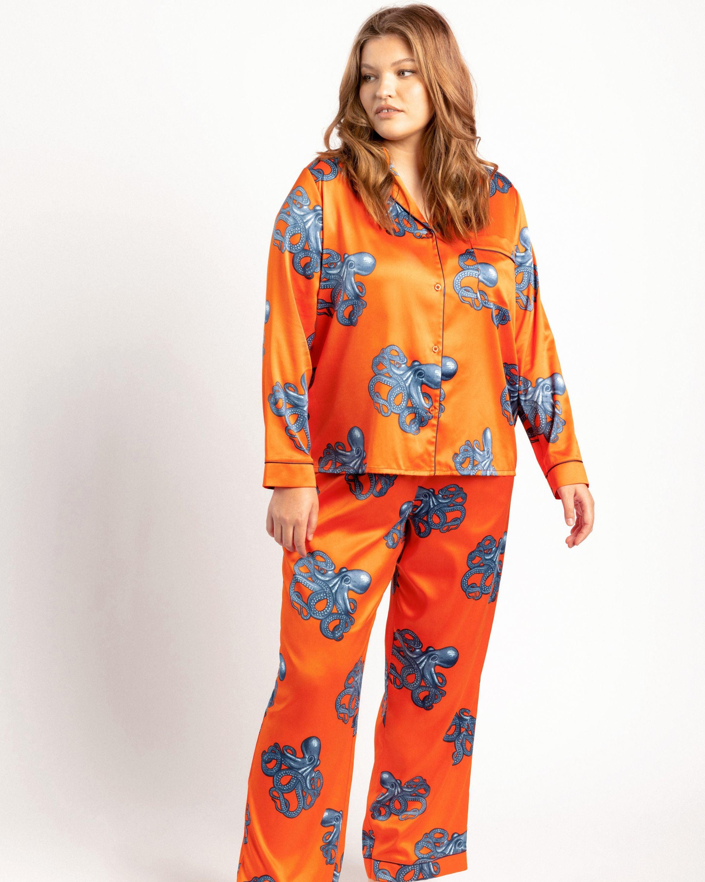Chelsea Peers NYC Curve Octopus Print Satin Long Pyjama Set in Orange | Lyst