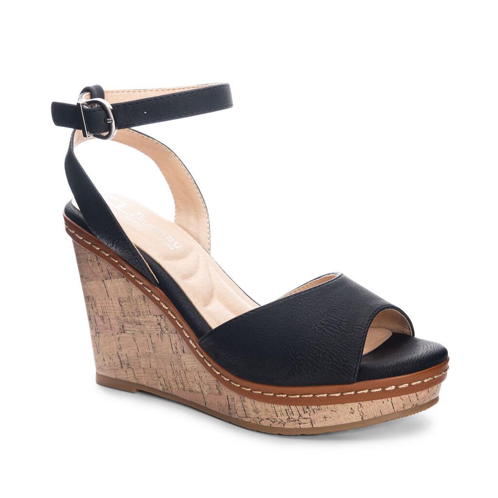 Chinese Laundry Beaming Wedge Sandal in Black | Lyst