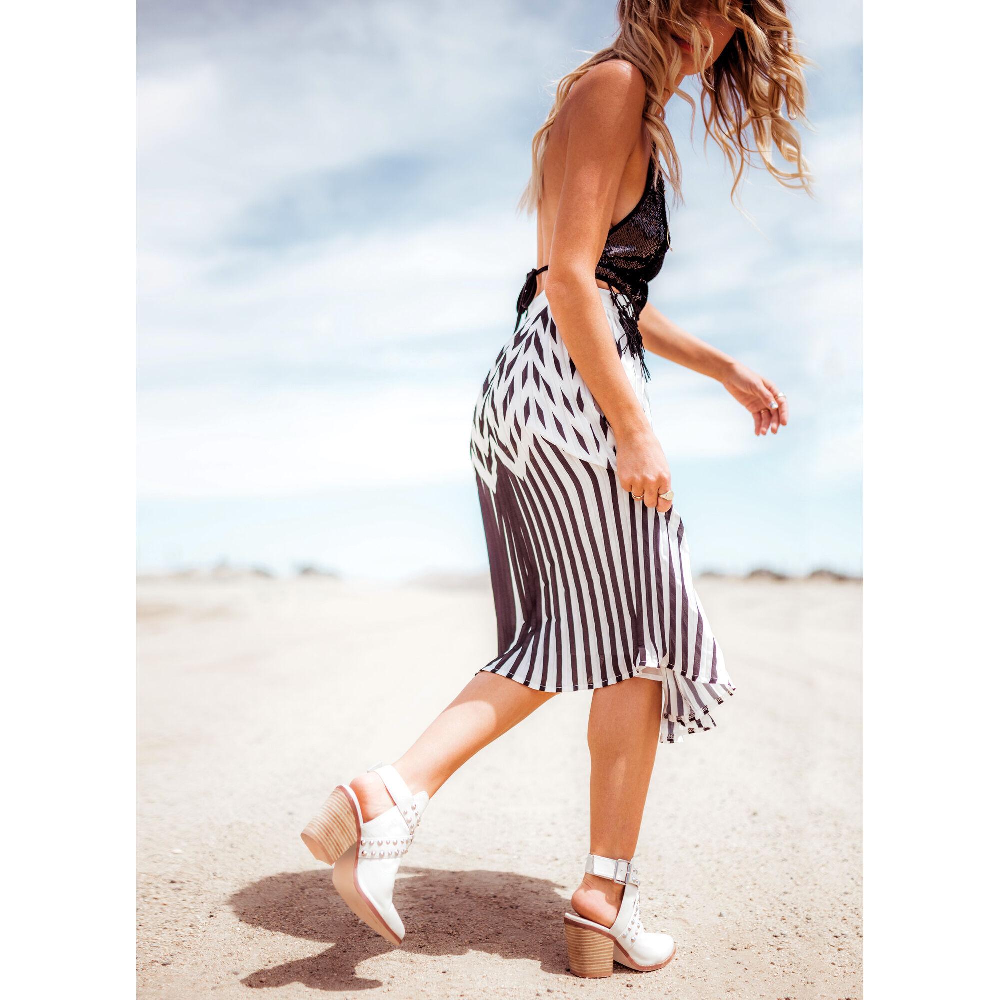 chinese laundry small town bootie