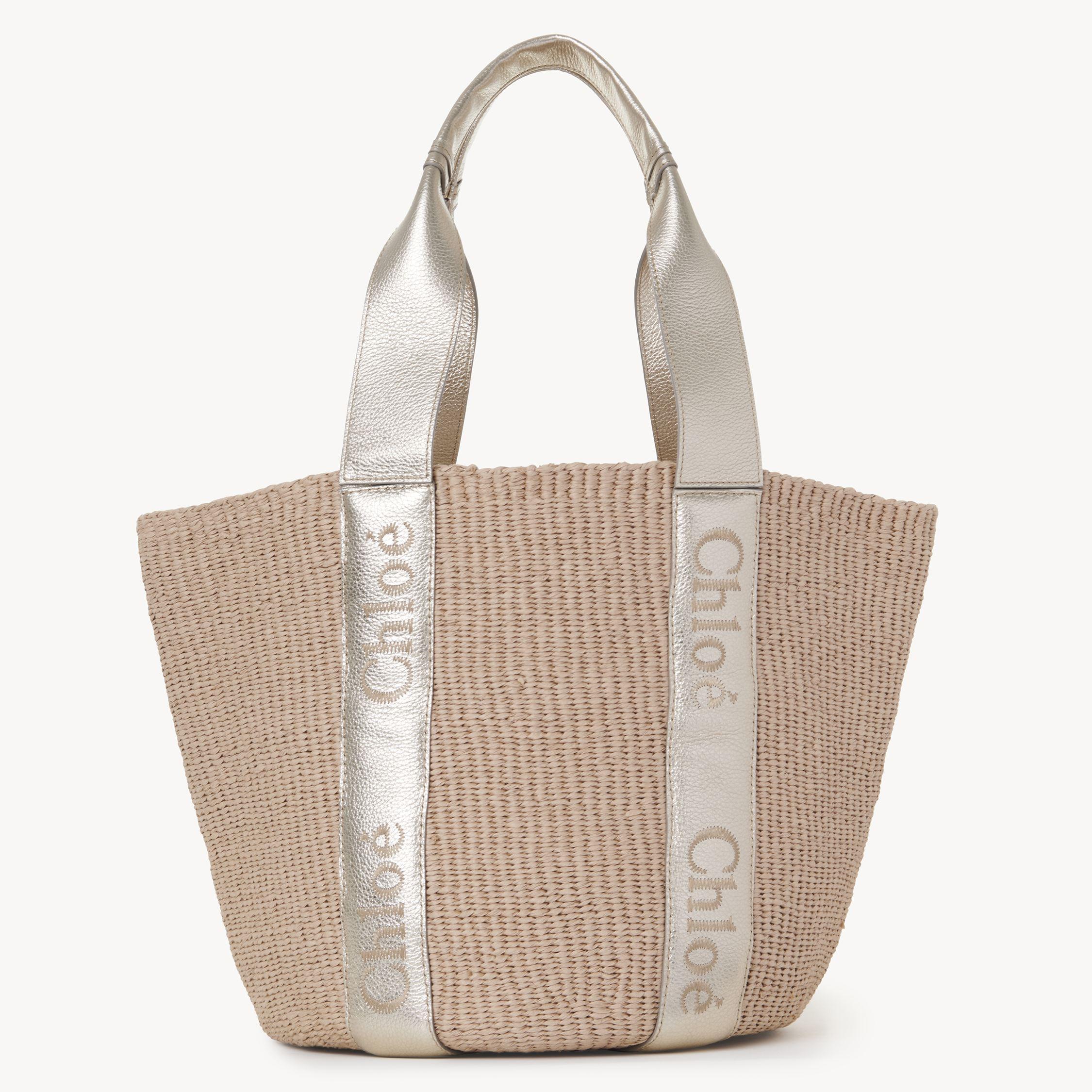 Chloe★Small Woody tote bag in natural fibers Chloé Small Woody Tote Bag In Natural Fibers in Blushy beige