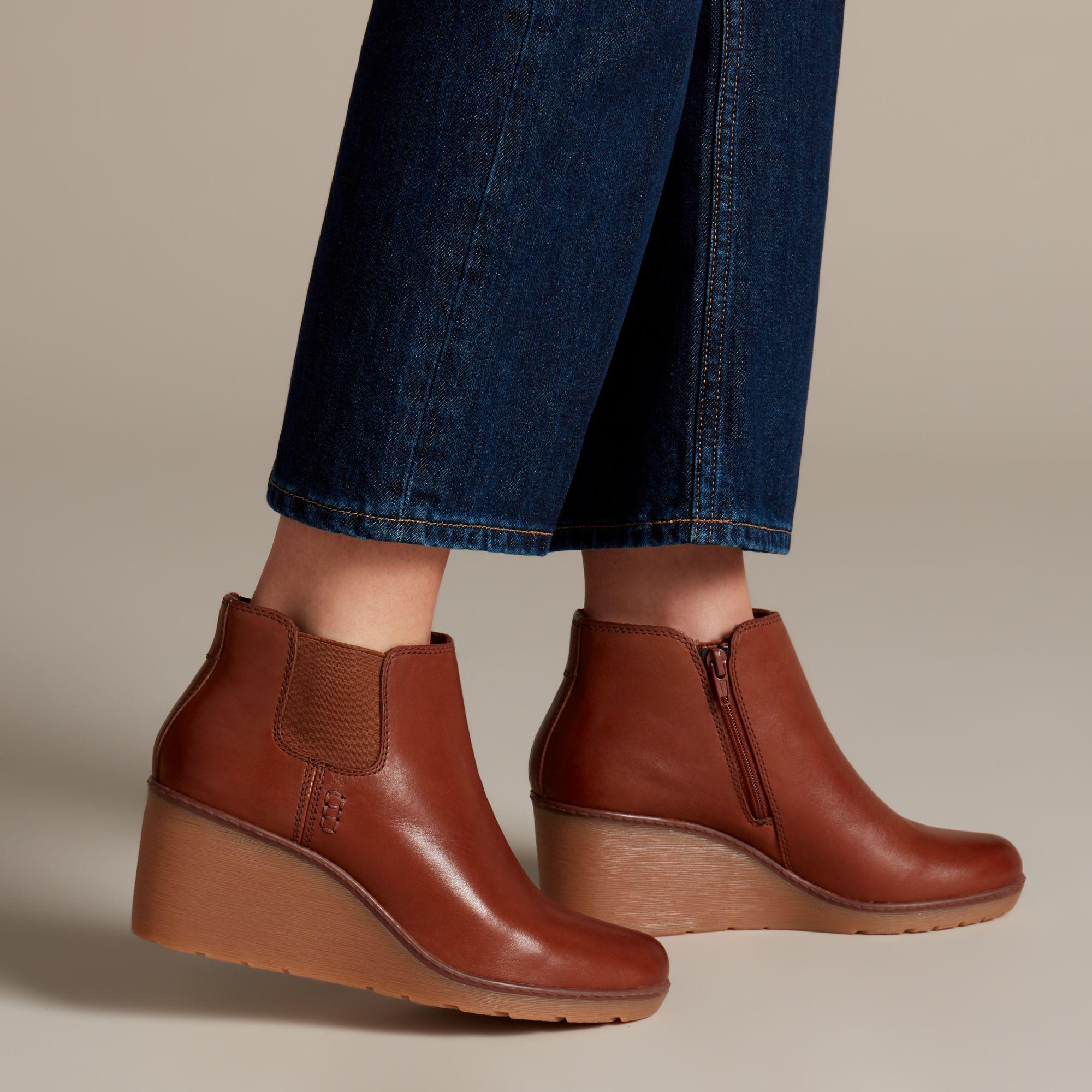 clarks tan wedge boots