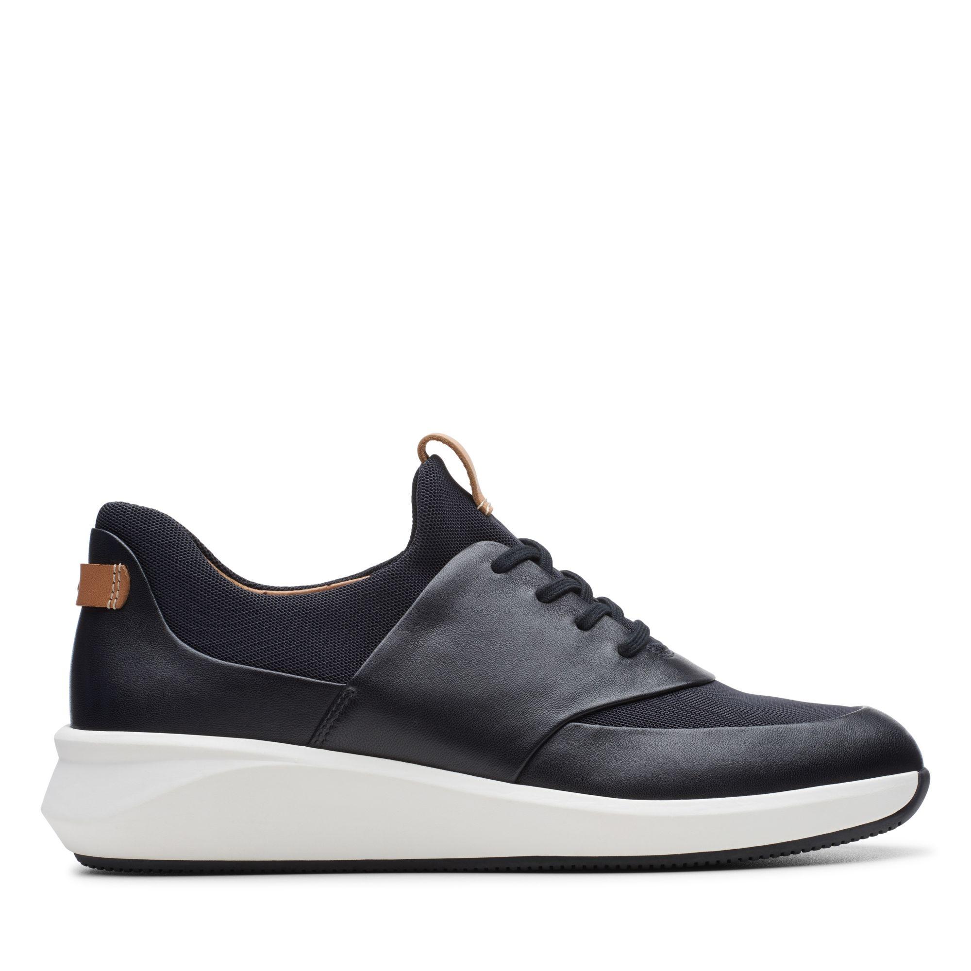 Clarks Un Rio Lace Womens Sports Trainers in Black | Lyst