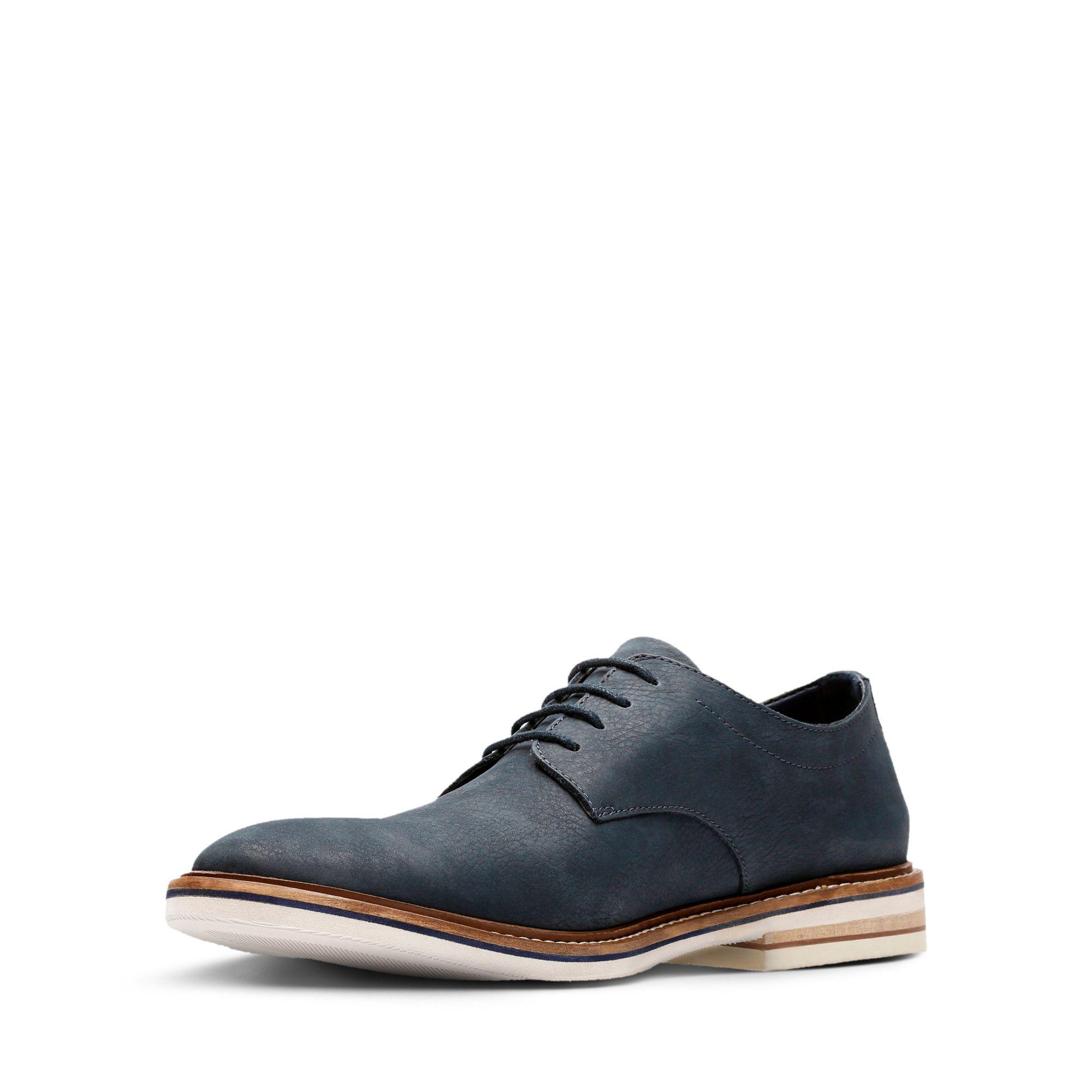 dezmin plain clarks