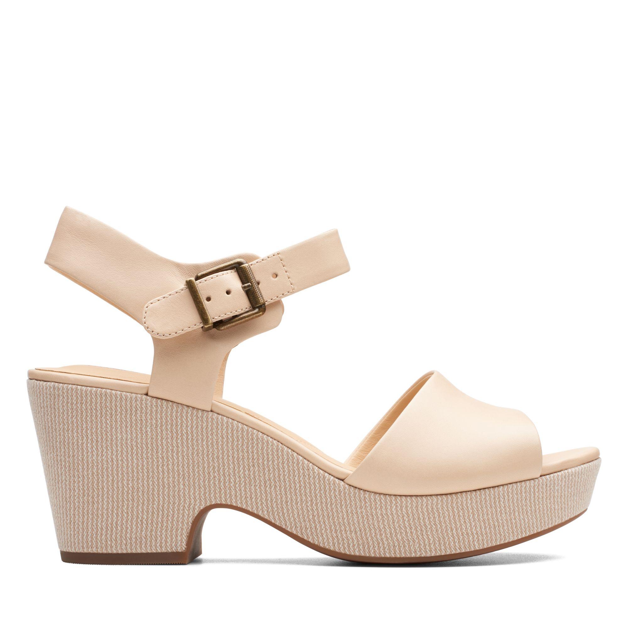 Clarks Maritsa Janna Ankle Strap Sandals in Natural | Lyst