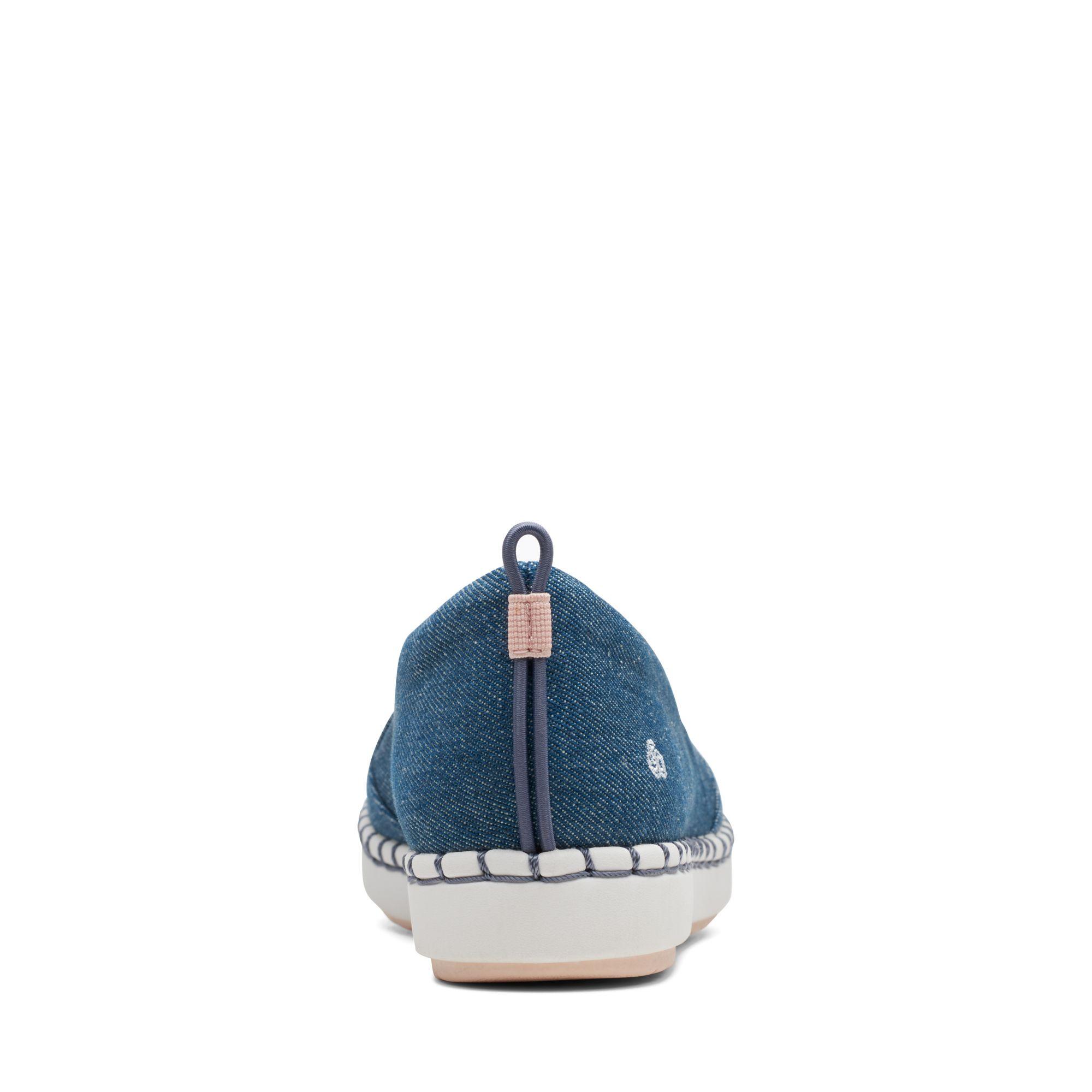 clarks women's cloudsteppers step glow slip canvas flats