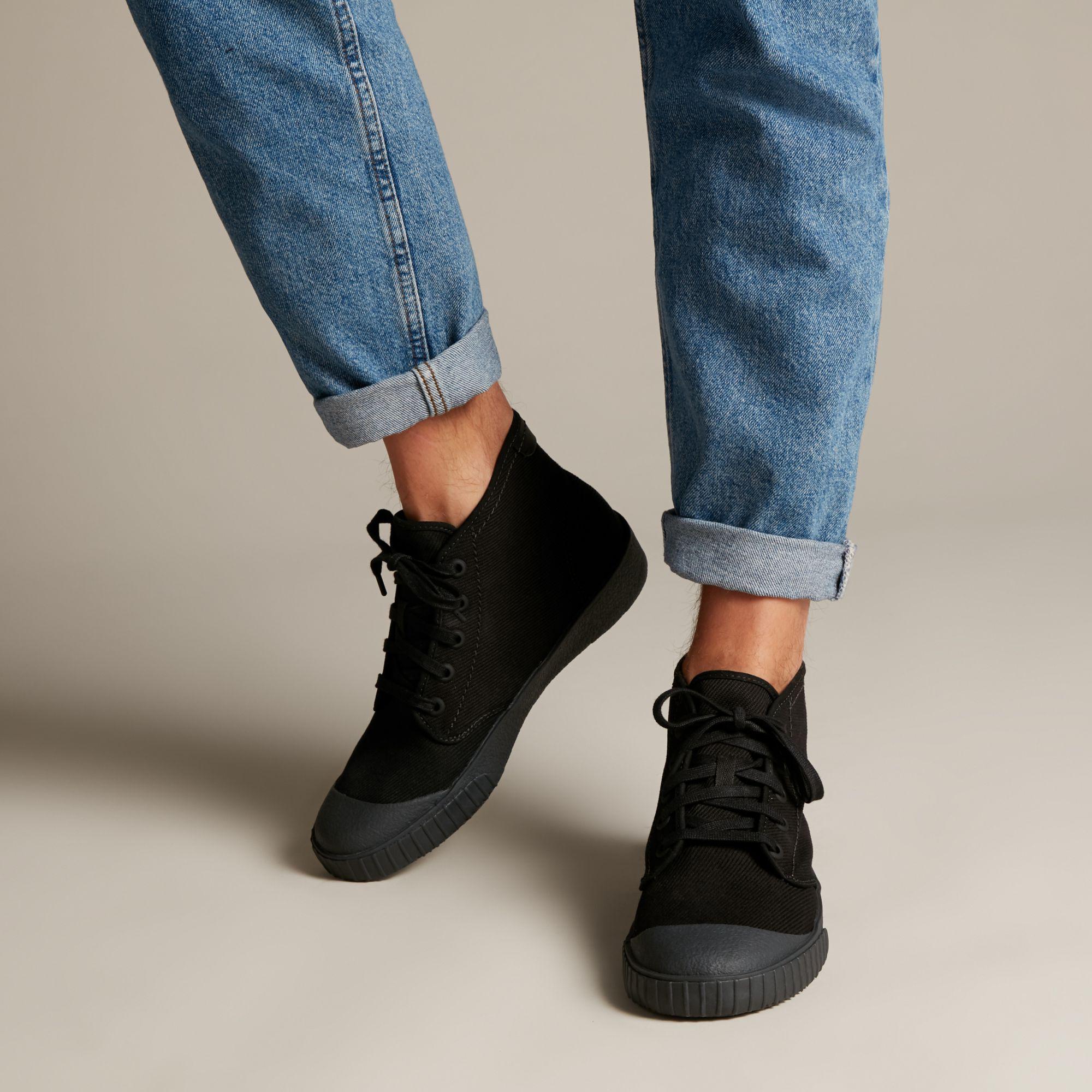 clarks originals desert boot black smooth leather