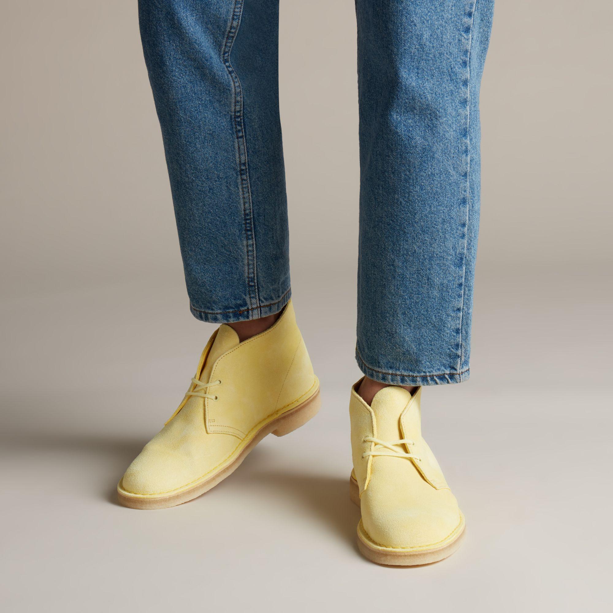 Clarks Suede Desert Boot in Pale Yellow (Yellow) for Men - Lyst