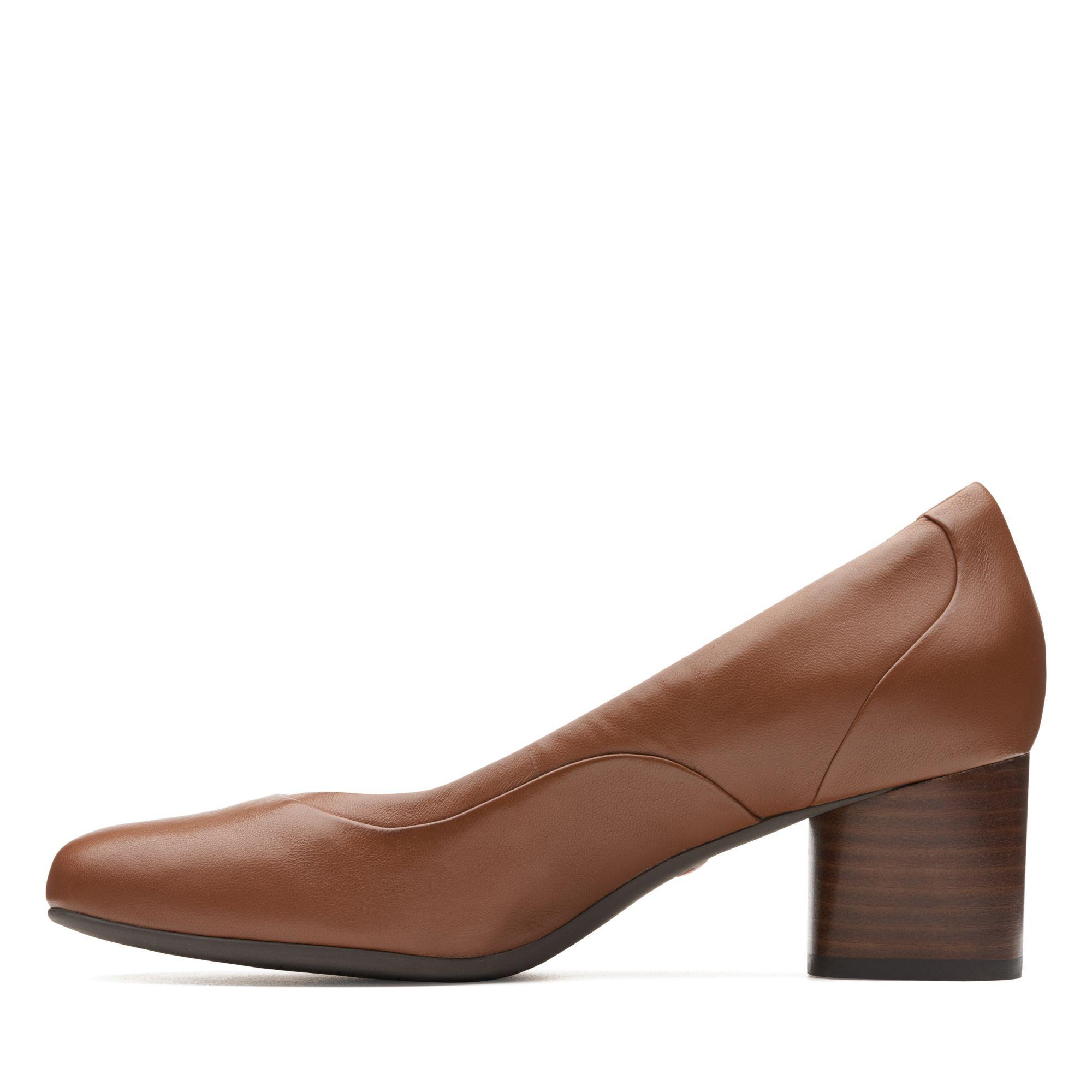 un cosmo step clarks