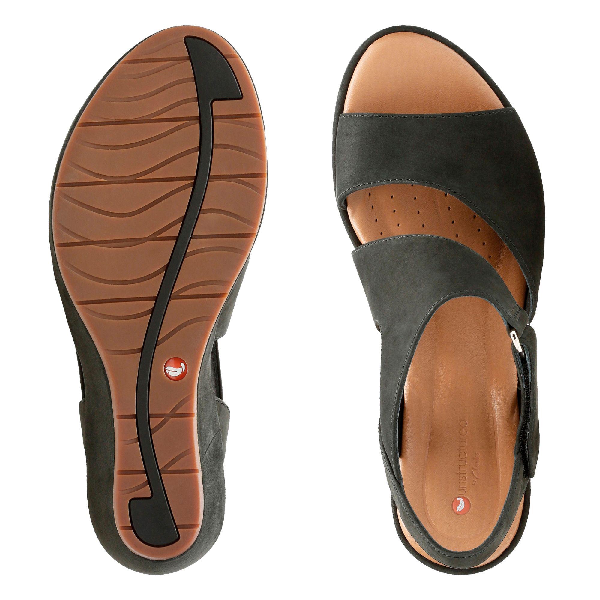 clarks un plaza sling black