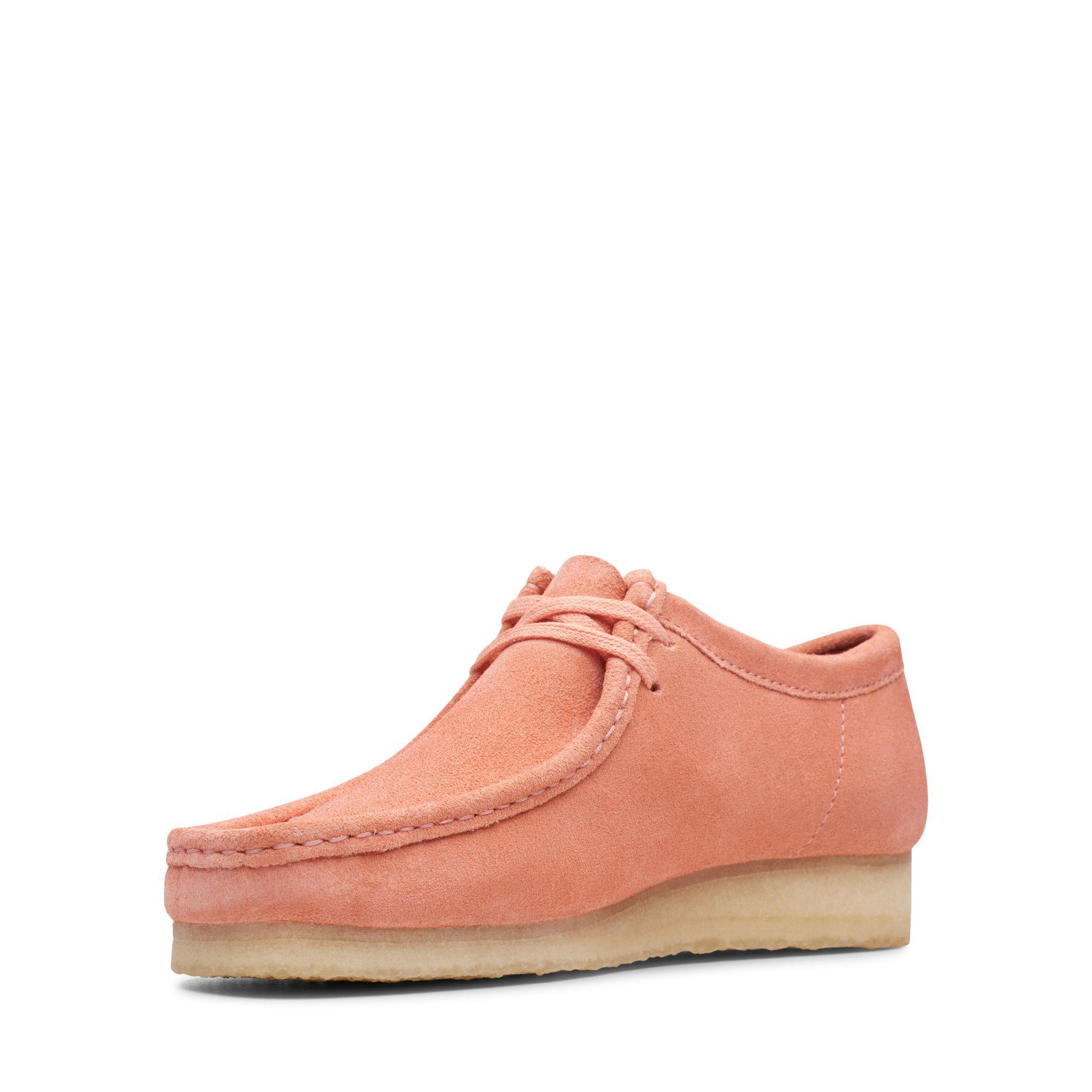 Clarks Suede Wallabee Low in Coral (Pink) for Men | Lyst