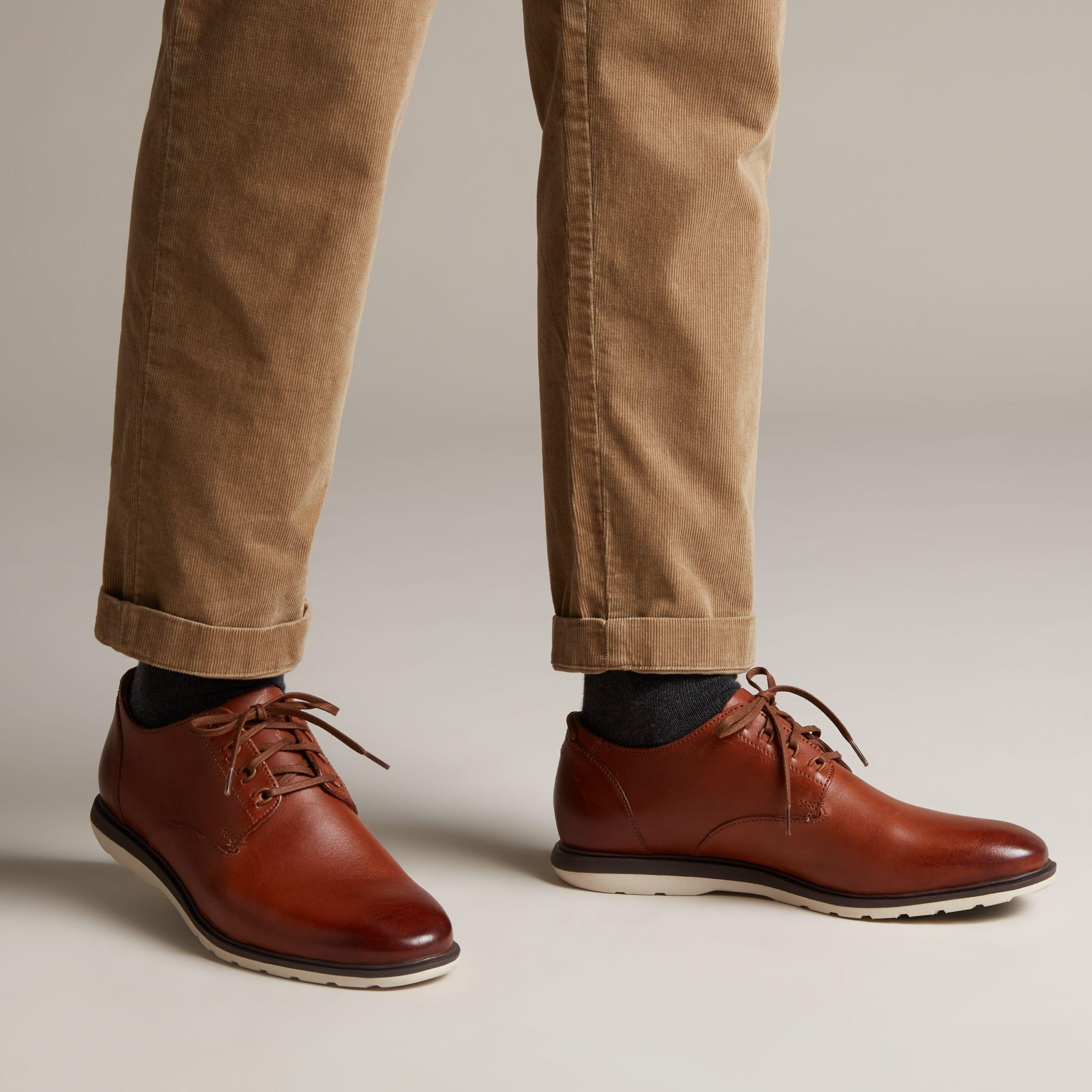 clarks glaston walk black