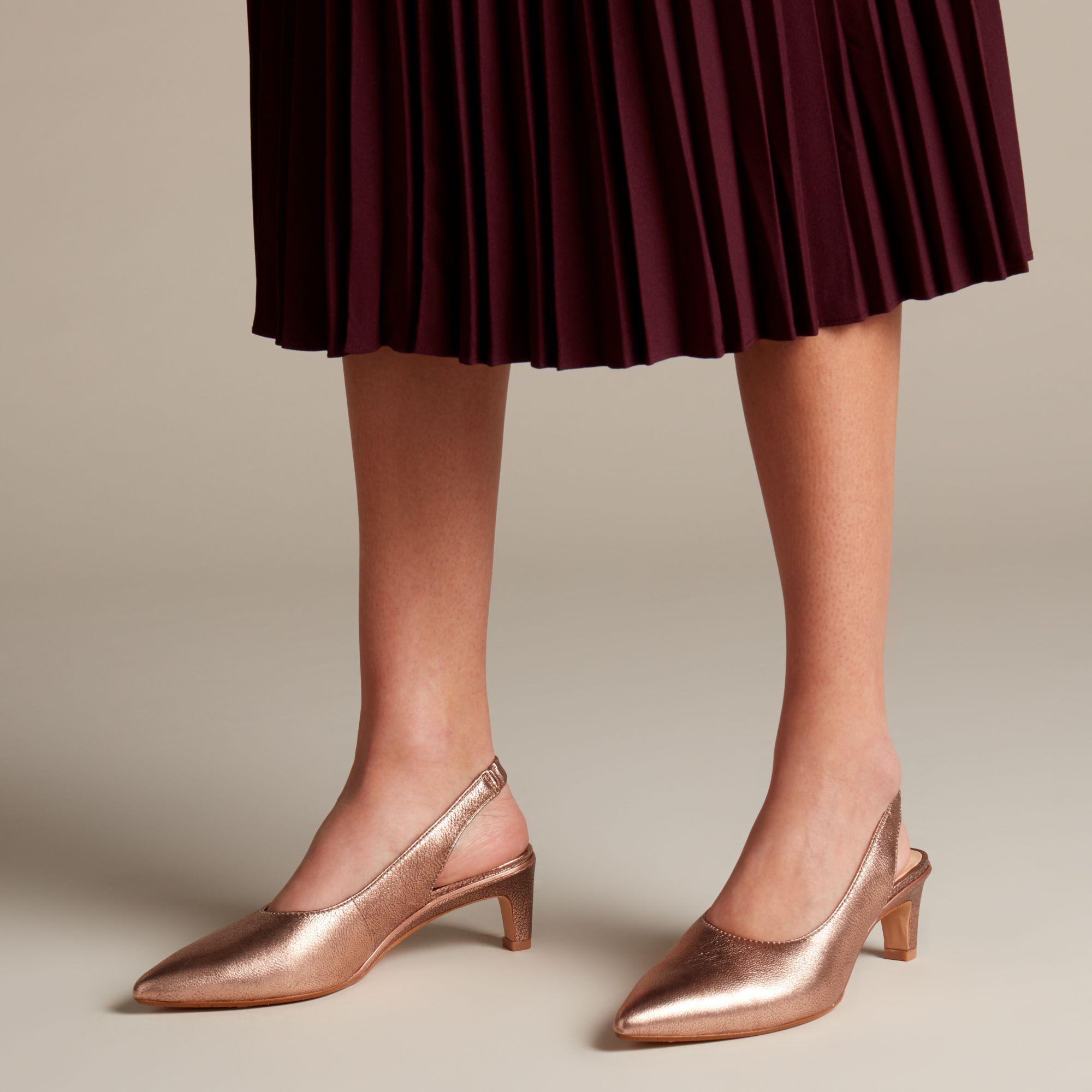 clarks pumps gold