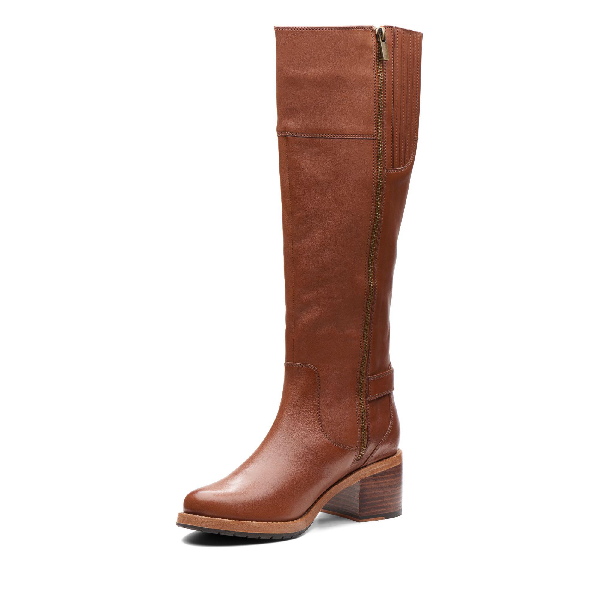 clarkdale sona boot tan
