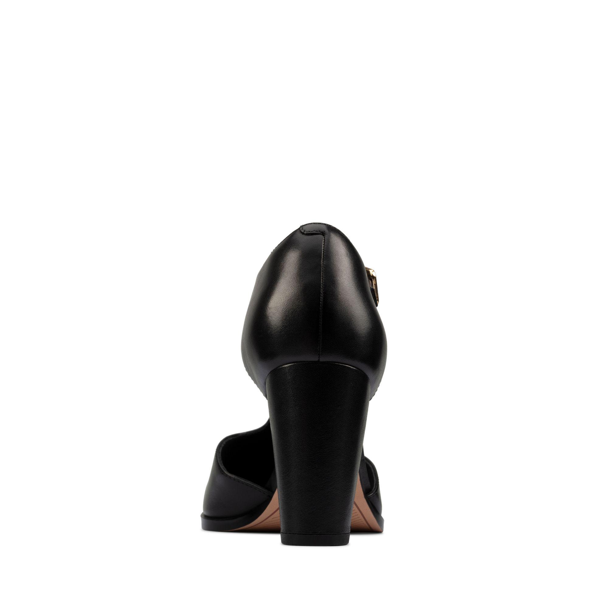 Clarks Kaylin 85 T Bar in Black | Lyst