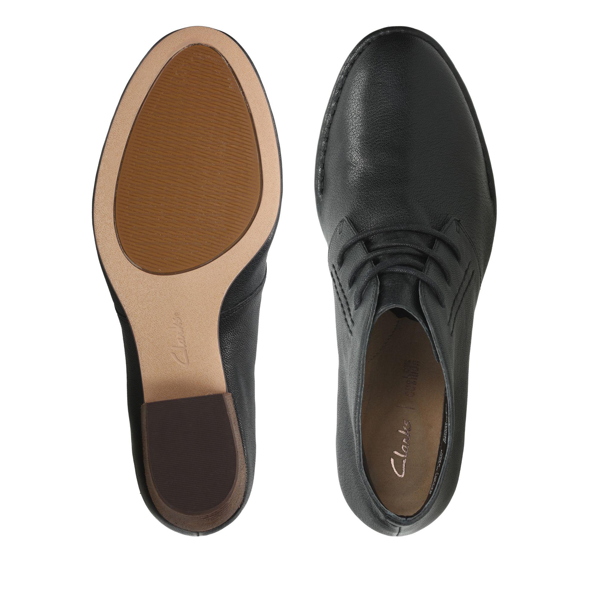 Clarks Leather Spiced Charm in Black 