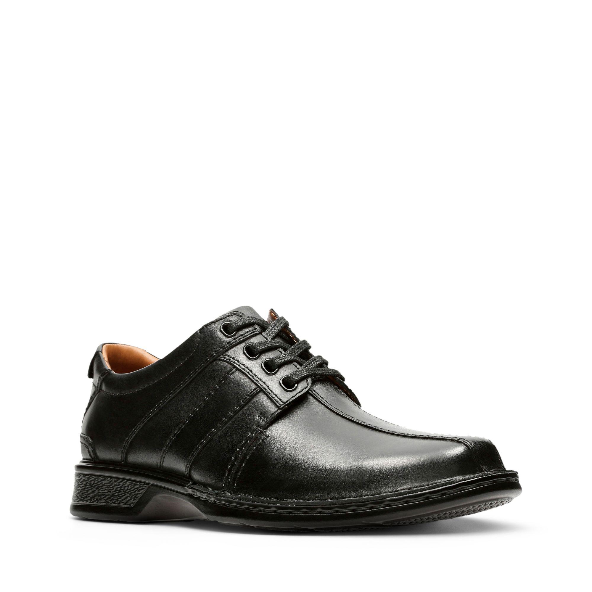 clarks touareg vibe