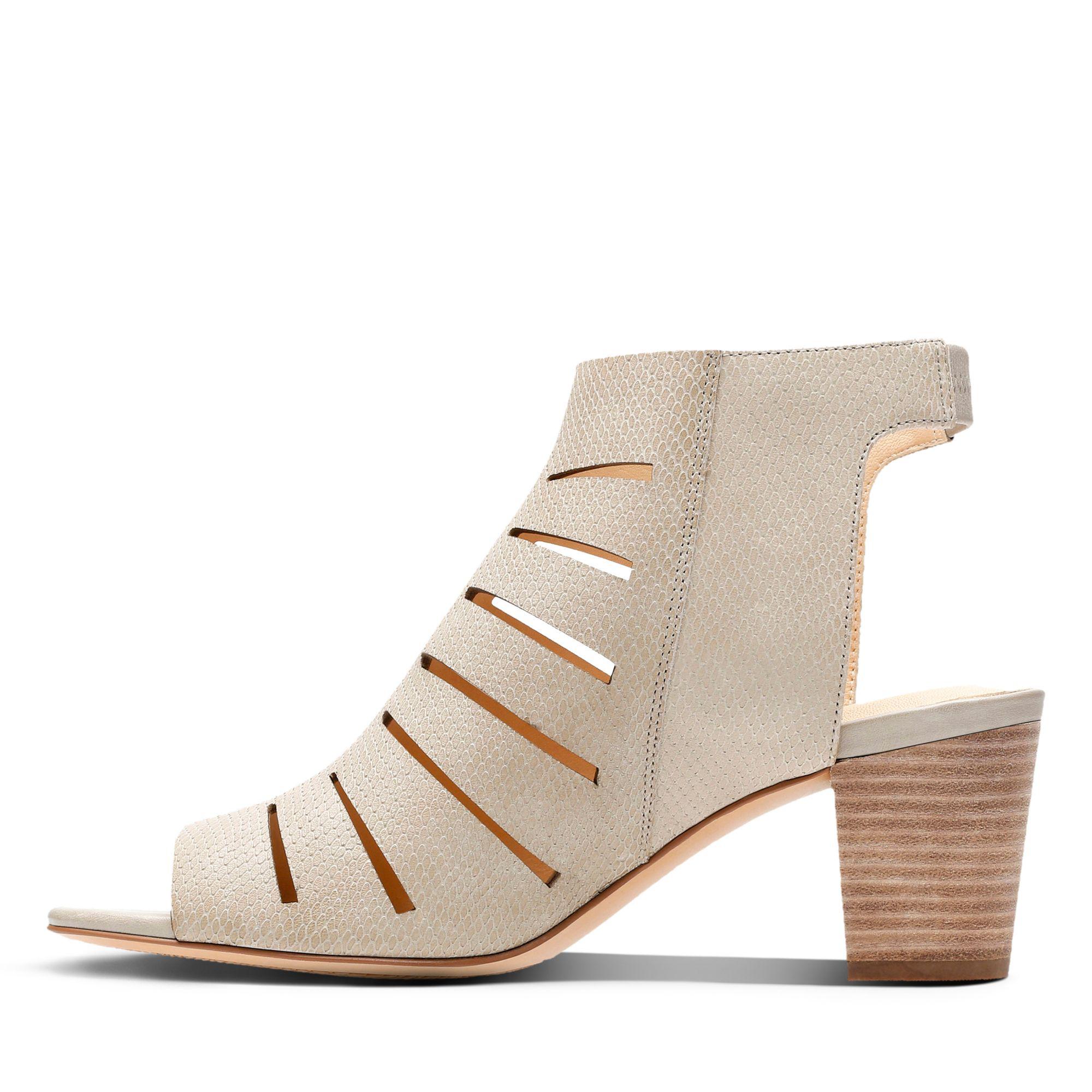 deloria ivy clarks