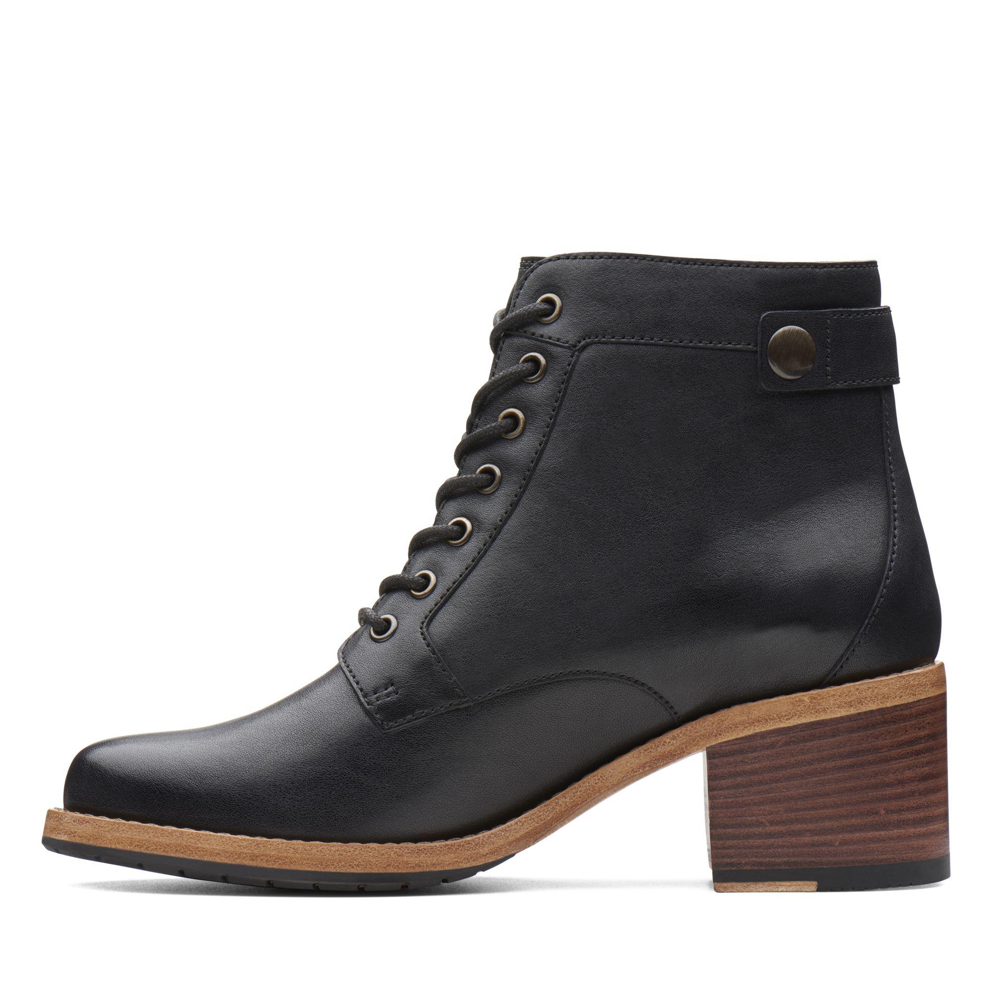 clarks clarkdale tone ankle boot