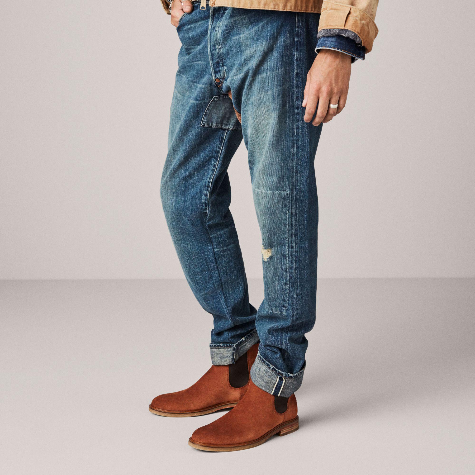 clarkdale gobi dark tan suede