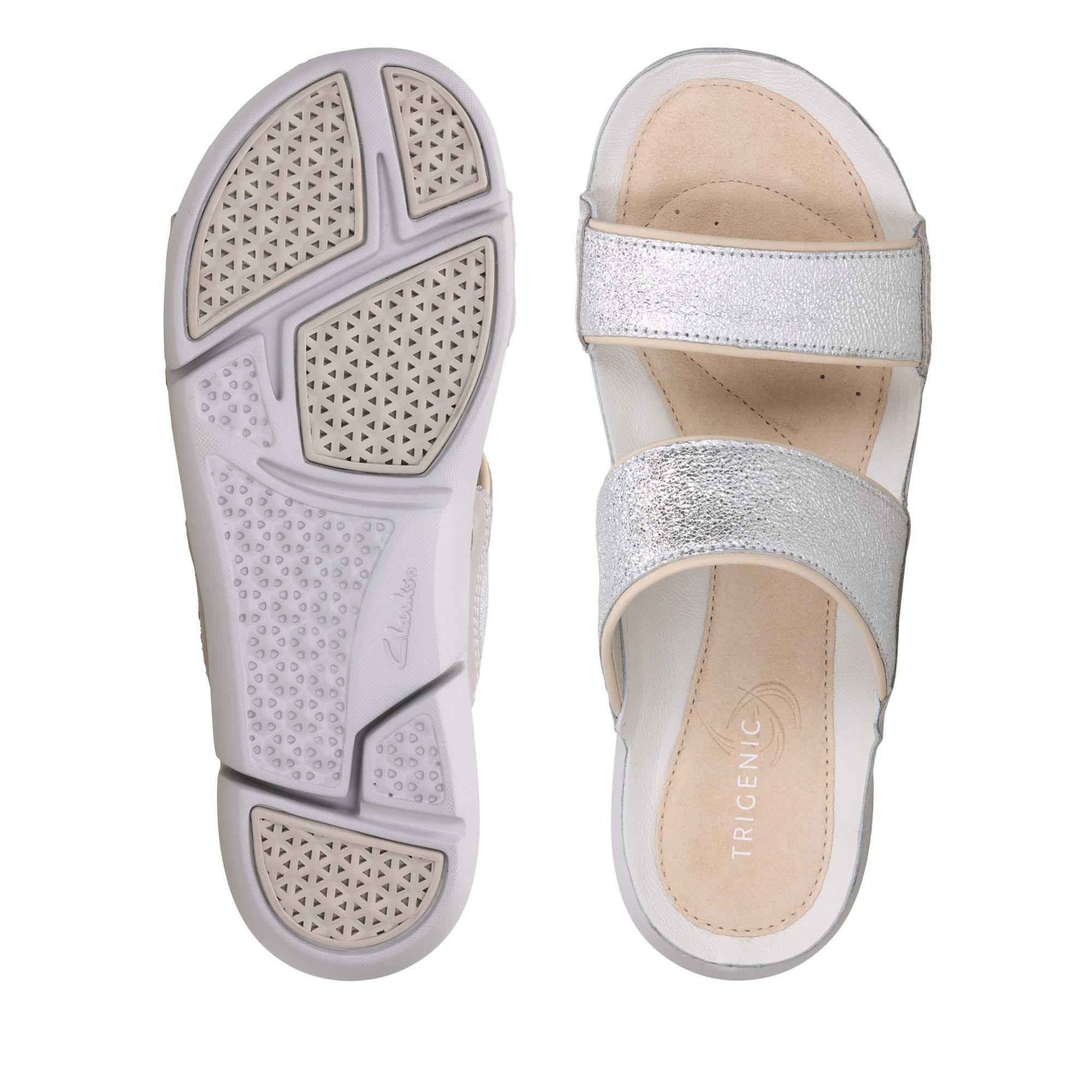 tri sara clarks
