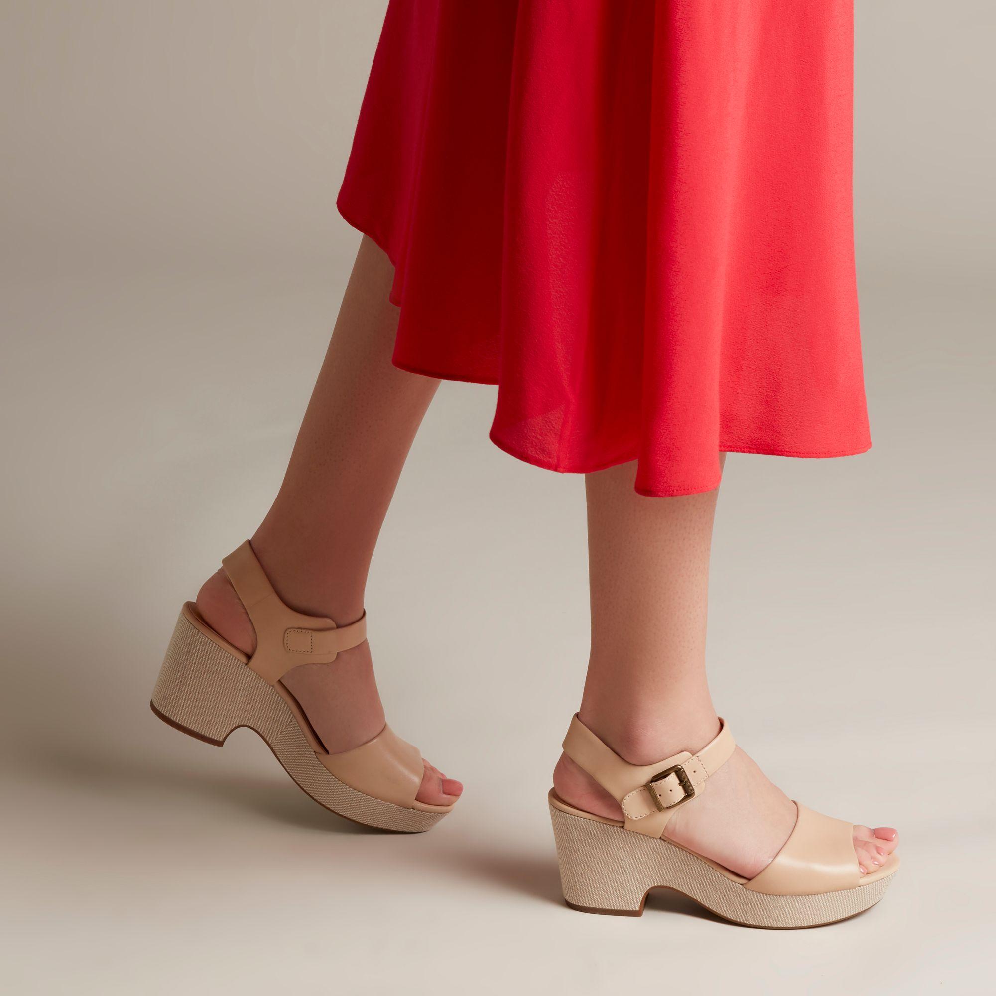 Clarks Maritsa Janna Ankle Strap Sandals in Natural | Lyst