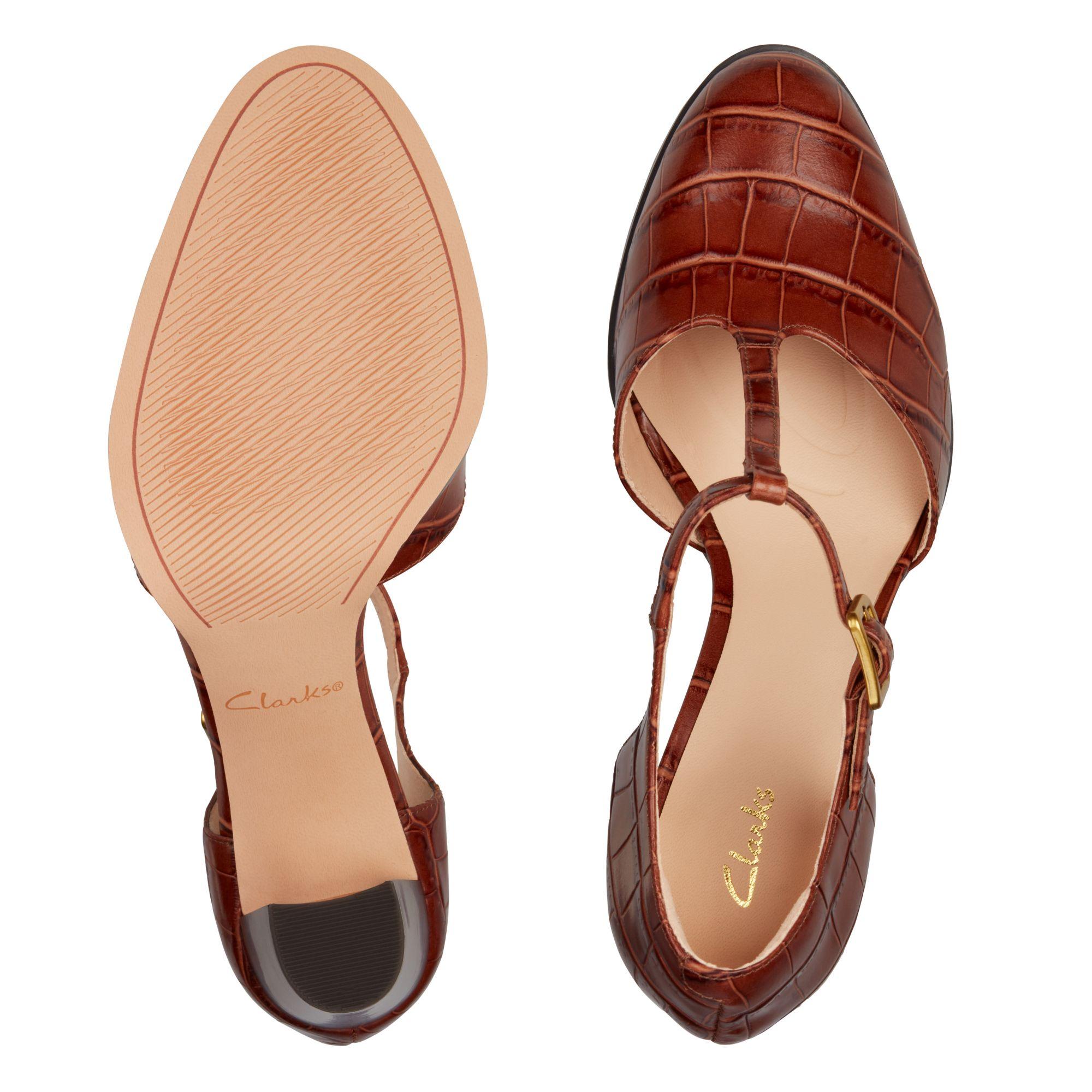 Clarks Leather Kaylin 85 T Bar in Dark 