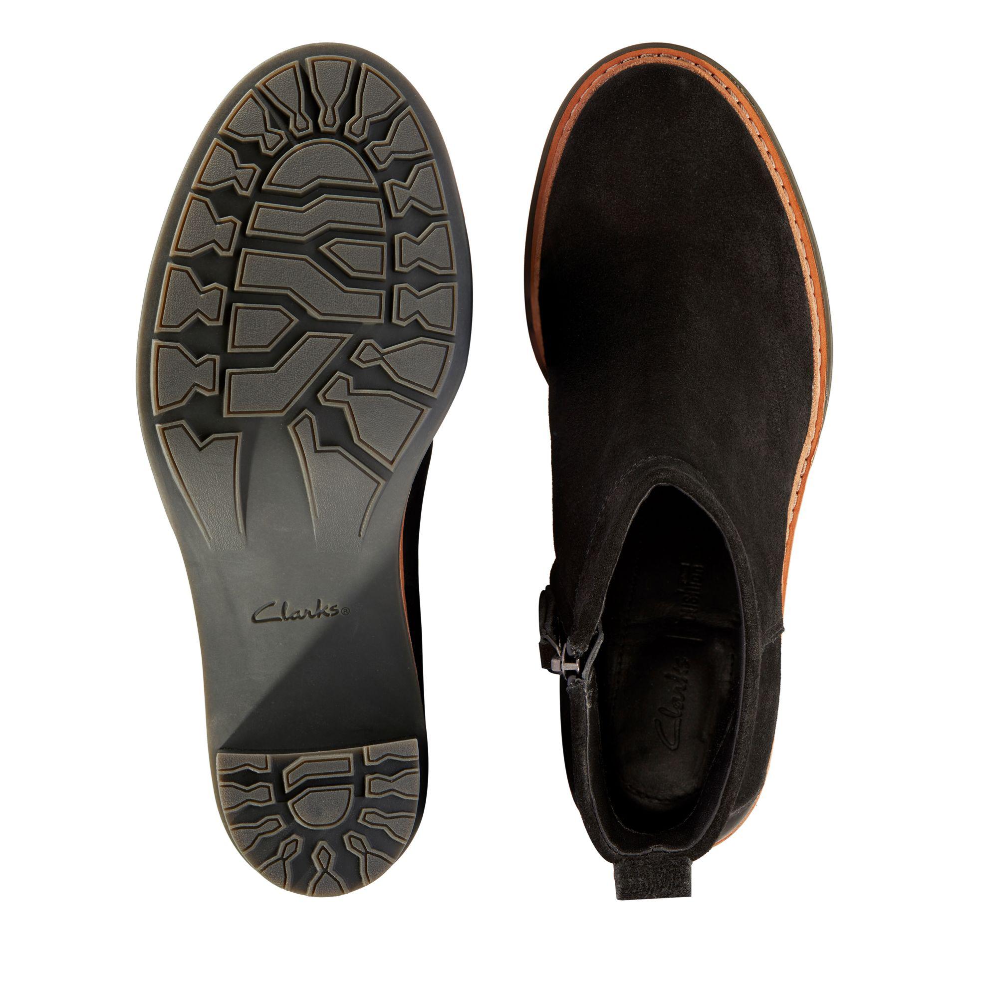 clarks trace shine boots